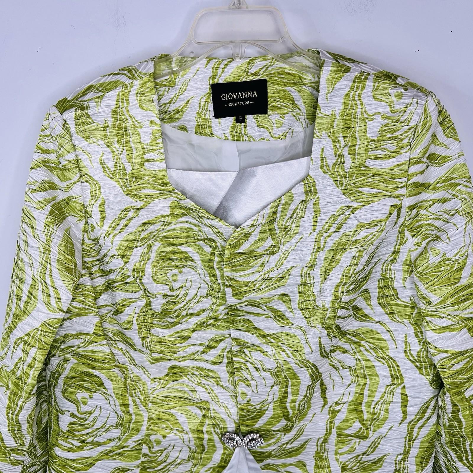 Giovanna Signature 2PC Skirt Suit 14 White Green Stunning Feminine Collarless