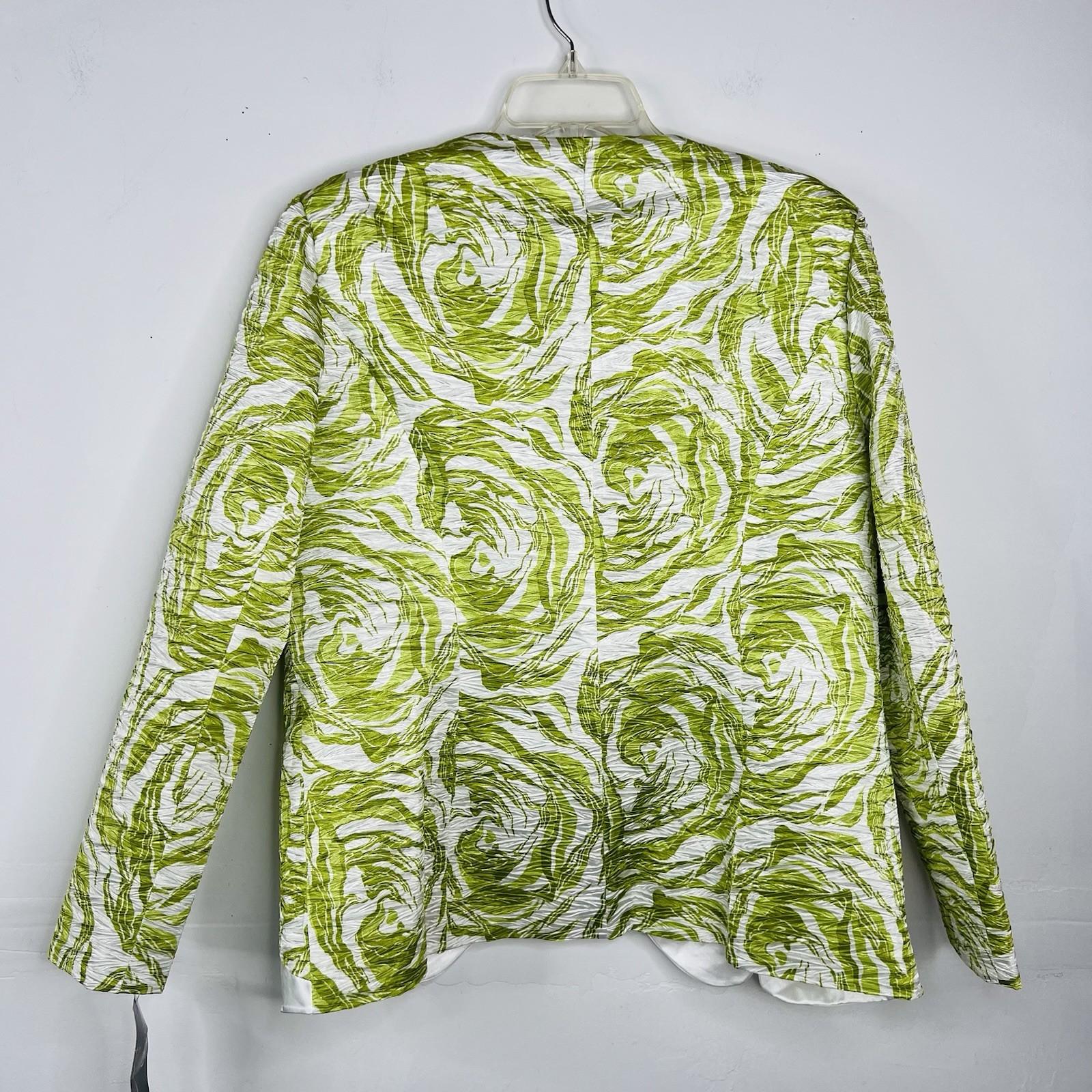 Giovanna Signature 2PC Skirt Suit 14 White Green Stunning Feminine Collarless