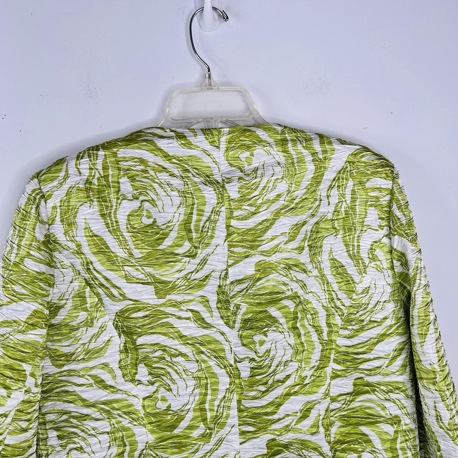 Giovanna Signature 2PC Skirt Suit 14 White Green Stunning Feminine Collarless