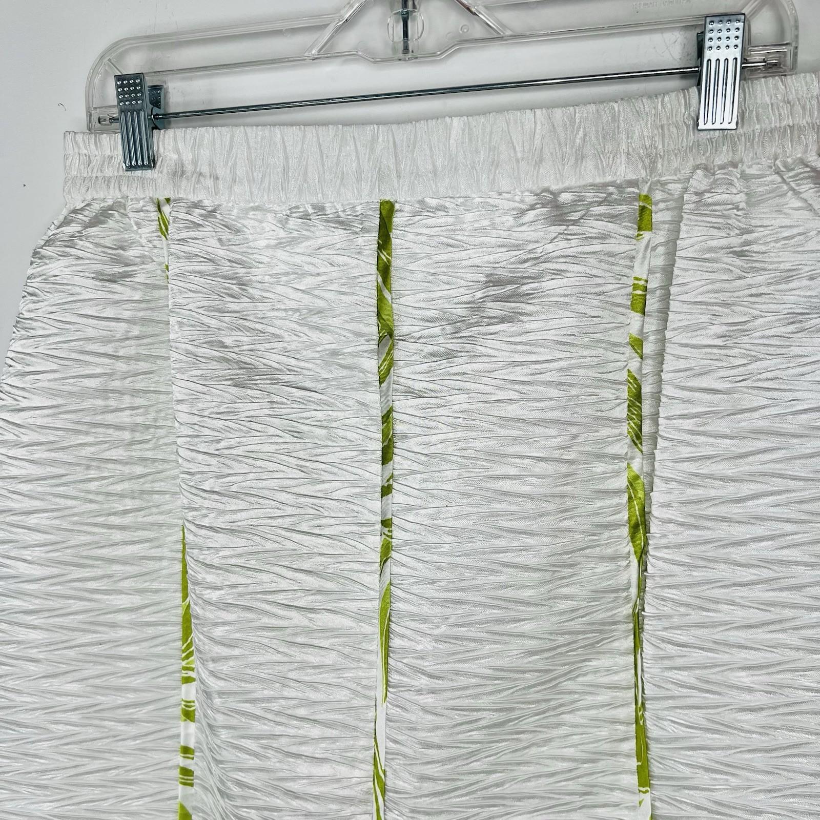 Giovanna Signature 2PC Skirt Suit 14 White Green Stunning Feminine Collarless