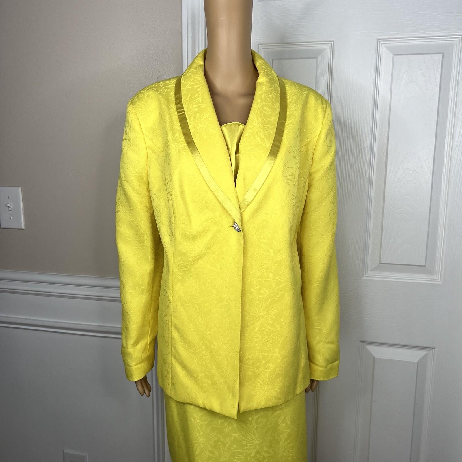Clarissa Women Polyester Skirt Suit Size 18 Yellow Pleated Shawl Collar 2PC New