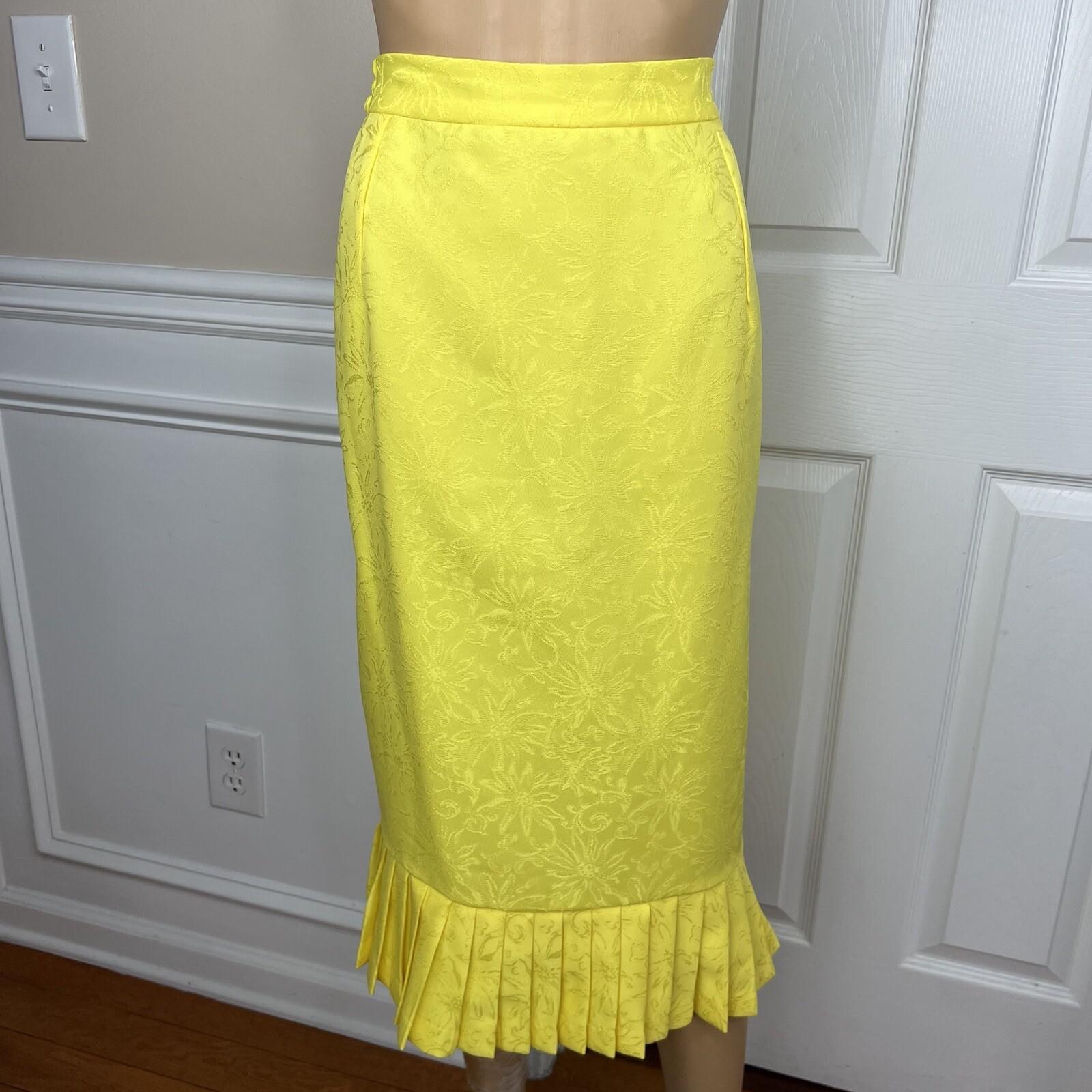 Clarissa Women Polyester Skirt Suit Size 18 Yellow Pleated Shawl Collar 2PC New