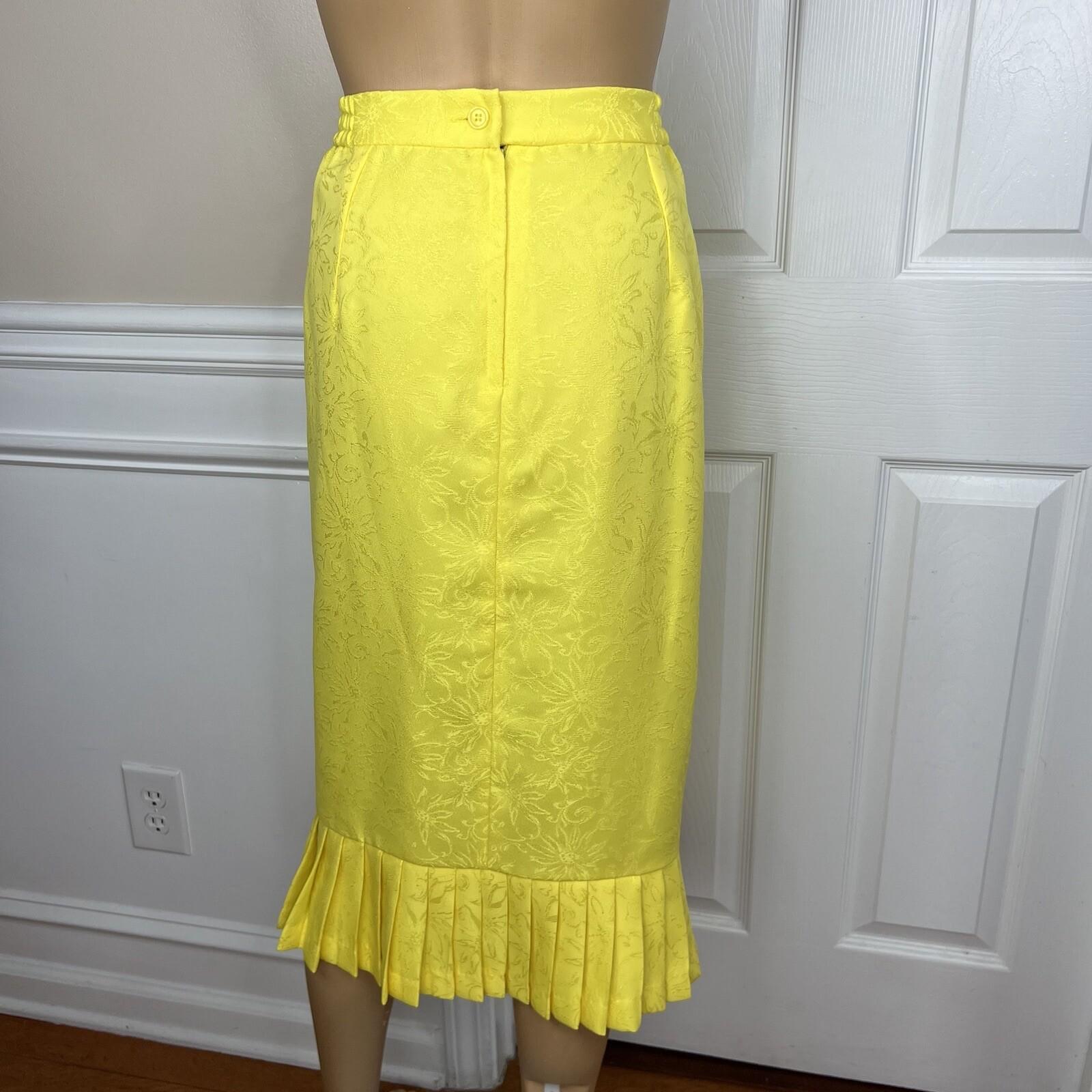 Clarissa Women Polyester Skirt Suit Size 18 Yellow Pleated Shawl Collar 2PC New
