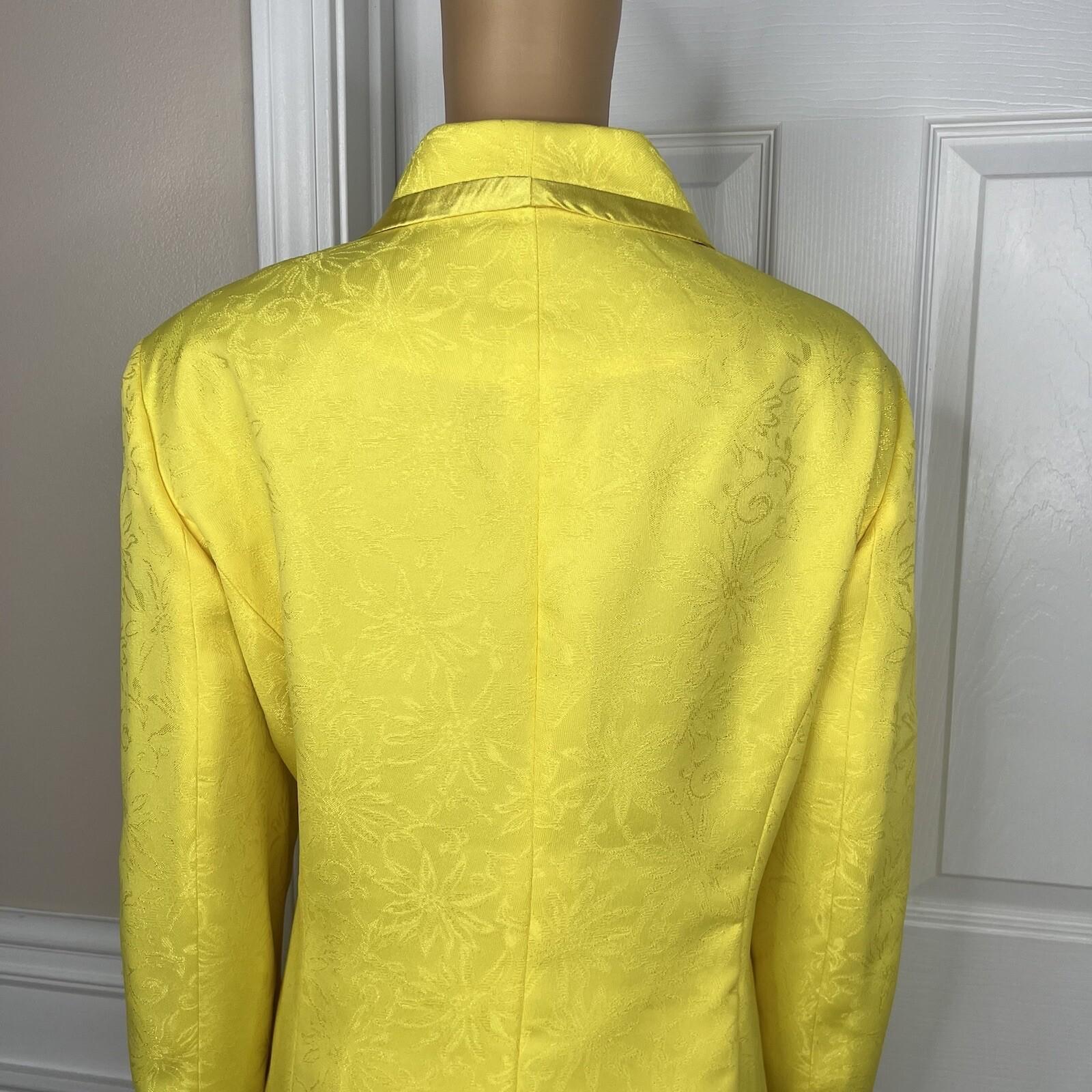Clarissa Women Polyester Skirt Suit Size 18 Yellow Pleated Shawl Collar 2PC New