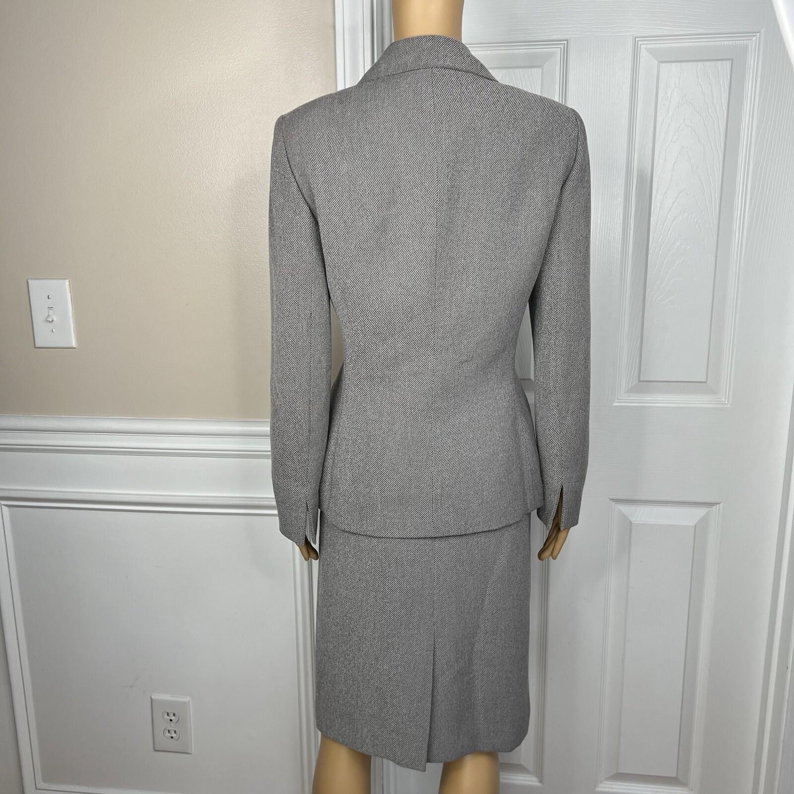 Kasper Women Polyester Skirt Suit Size 8 Gray Notch Collar Lined Business 2PC