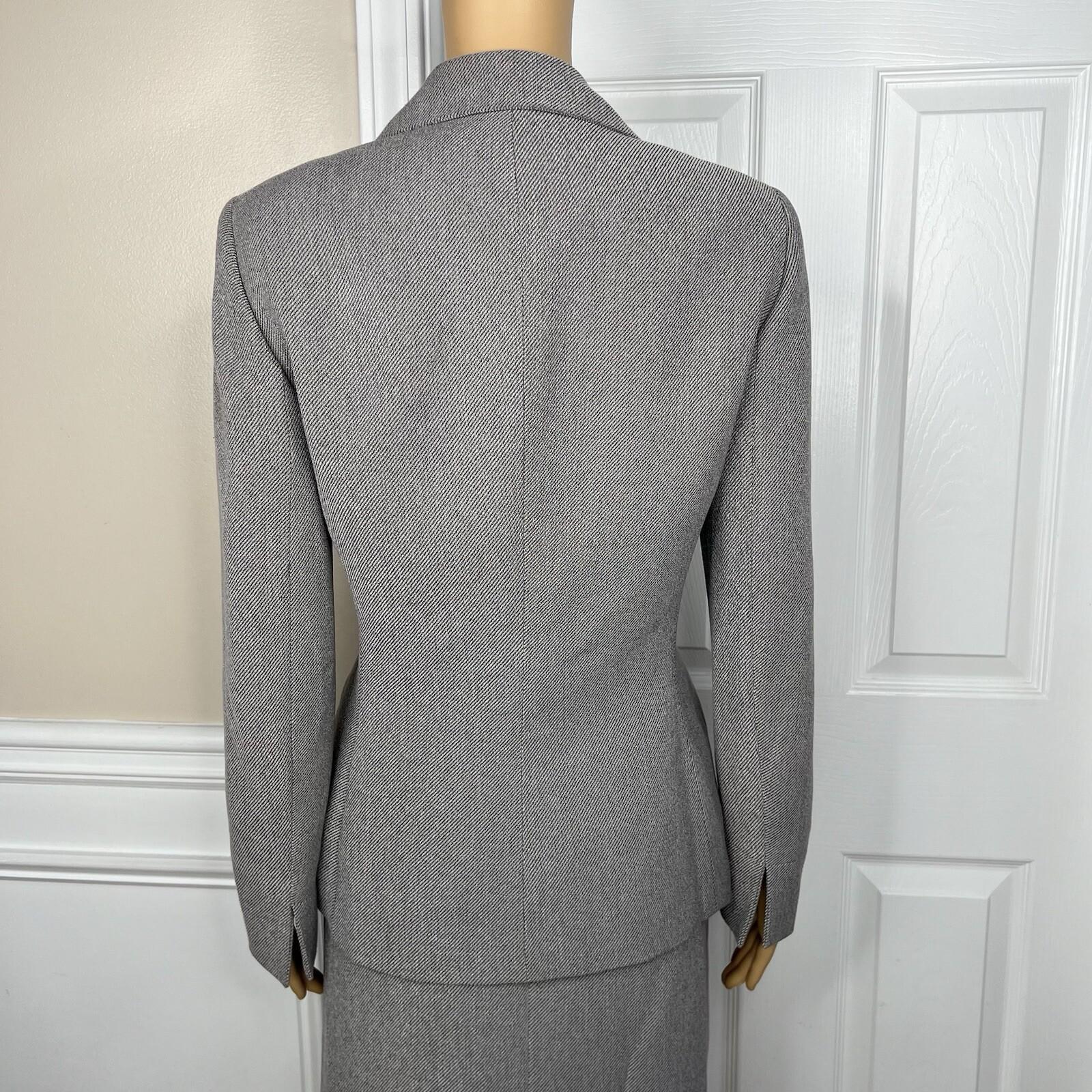 Kasper Women Polyester Skirt Suit Size 8 Gray Notch Collar Lined Business 2PC