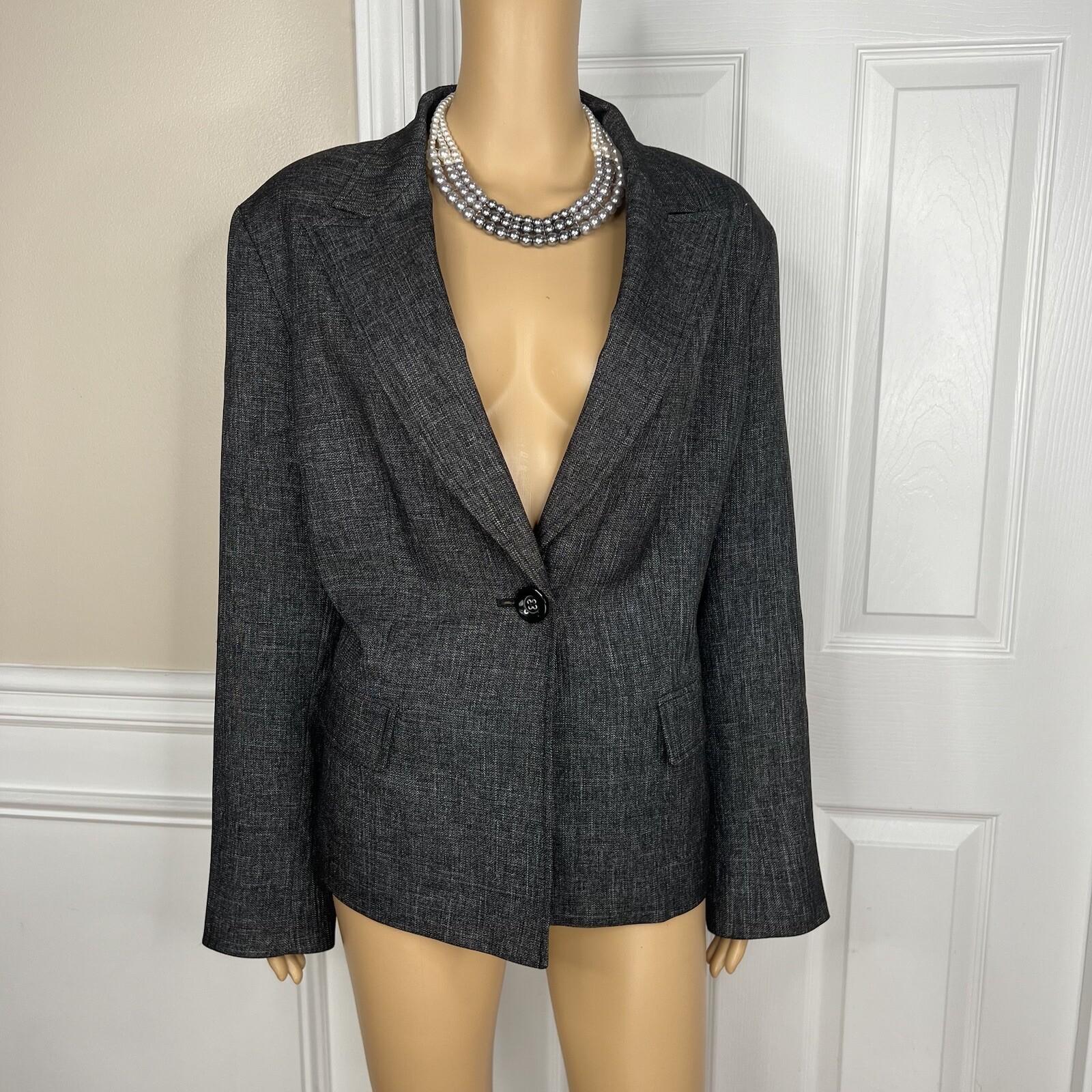 10-6501.jpg LE SUIT Polyester Pant Suit Size 16 Charcoal Gray Lined Peak Collar Career 2PC