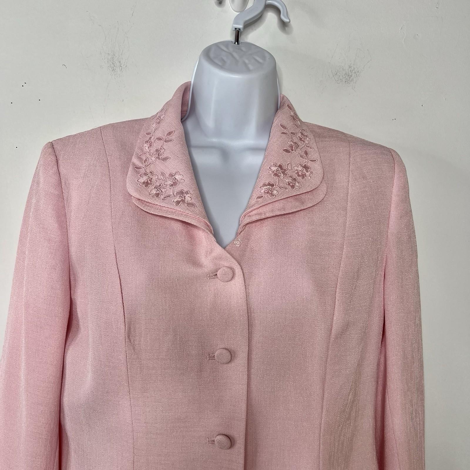 10-6713.jpg Kasper Polyester Skirt Suit 8P Rose Shawl Collar Lined Embroidered Timeless 2PC