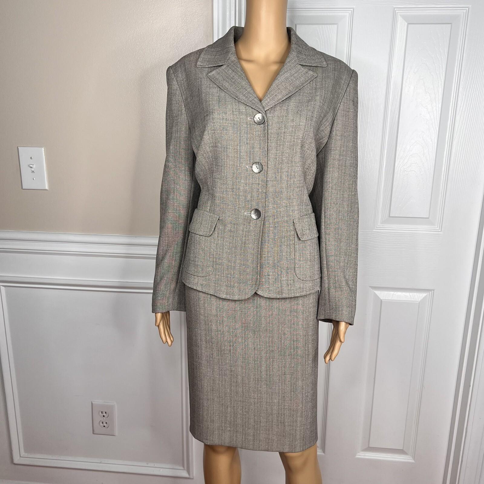 Le Suit Women Polyester Spandex Skirt Suit Size 14P Gray Lined Pockets 2PC