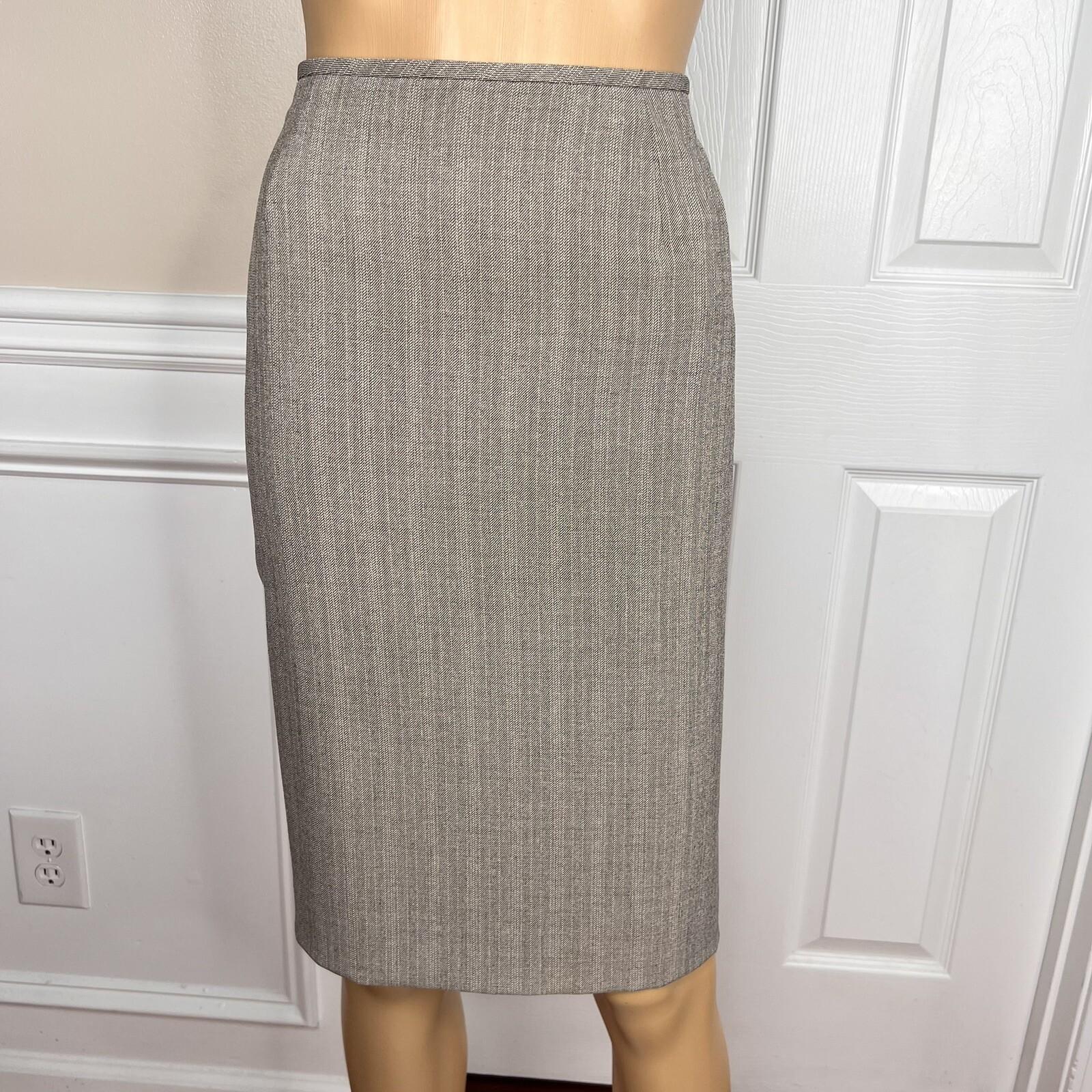 Le Suit Women Polyester Spandex Skirt Suit Size 14P Gray Lined Pockets 2PC