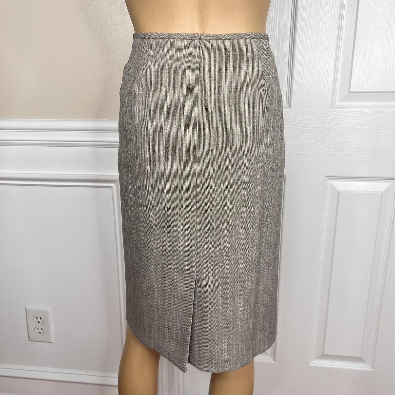 Le Suit Women Polyester Spandex Skirt Suit Size 14P Gray Lined Pockets 2PC