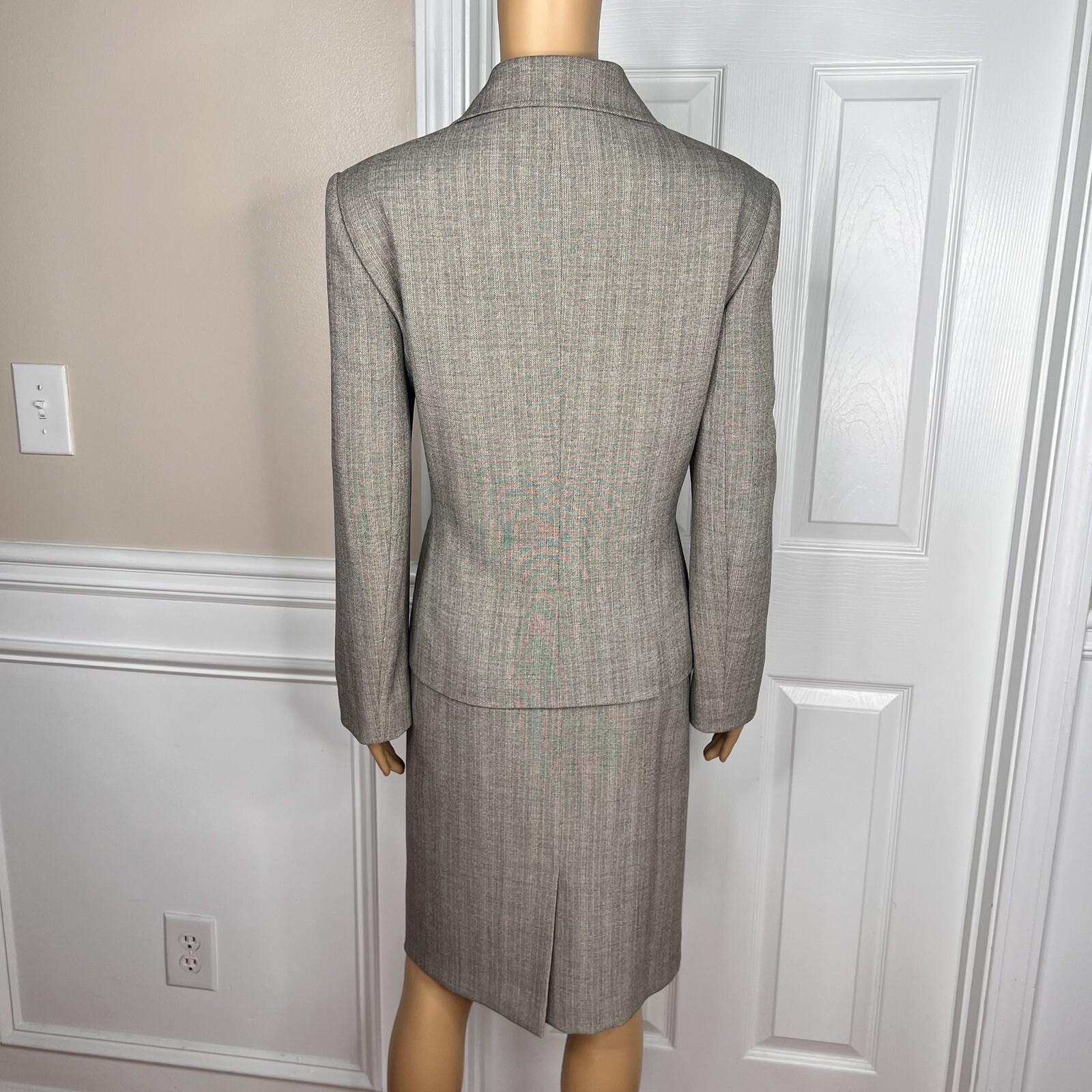 Le Suit Women Polyester Spandex Skirt Suit Size 14P Gray Lined Pockets 2PC