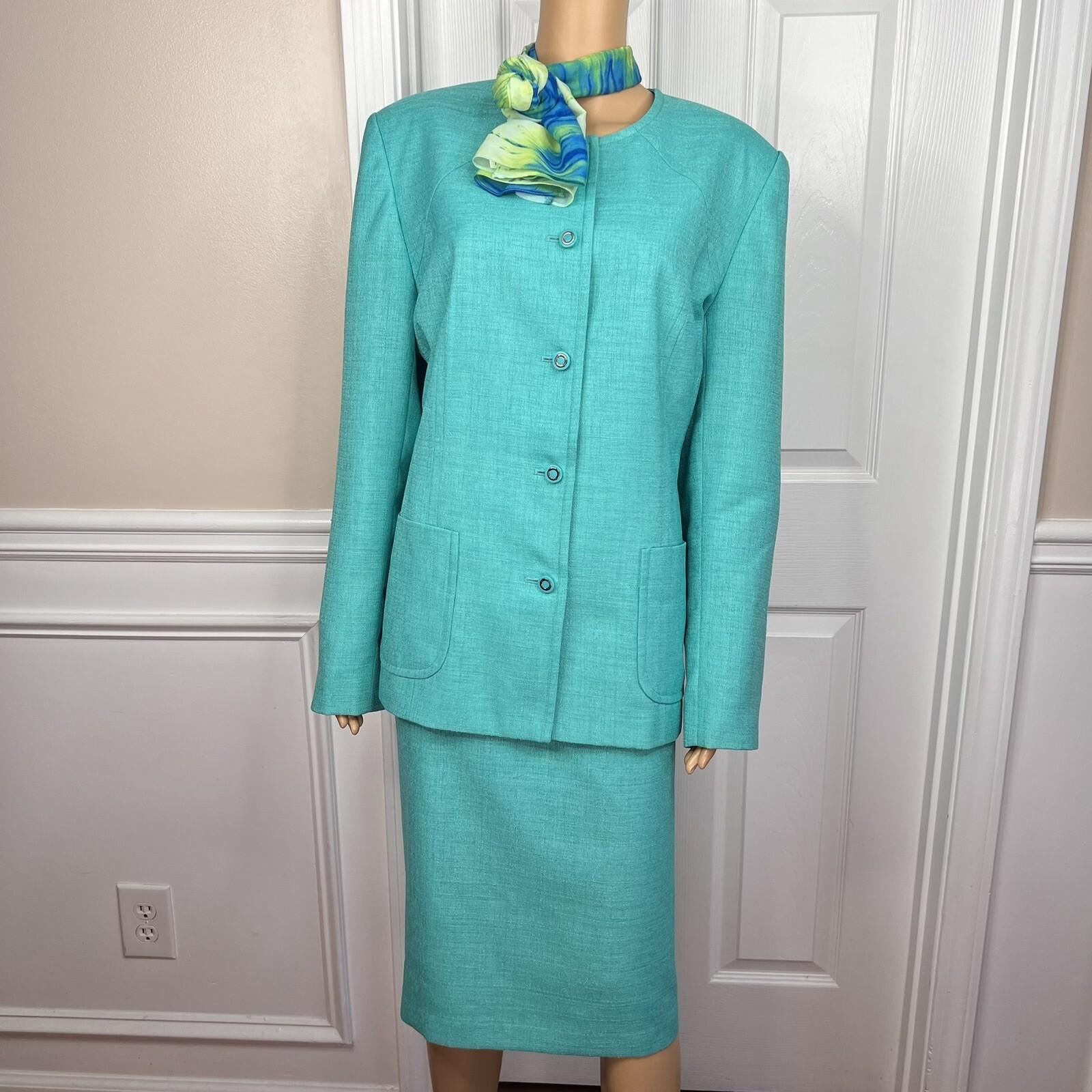Liz Claiborne Women Polyester Skirt Suit Scarf Size 18 Green Collarless 3PC
