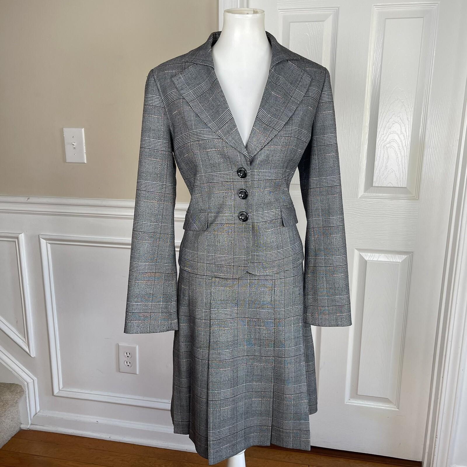 LARRY LEVINE 2PC Gray Striped Polyester Blend Stretch Pleated Skirt Suit Size 8