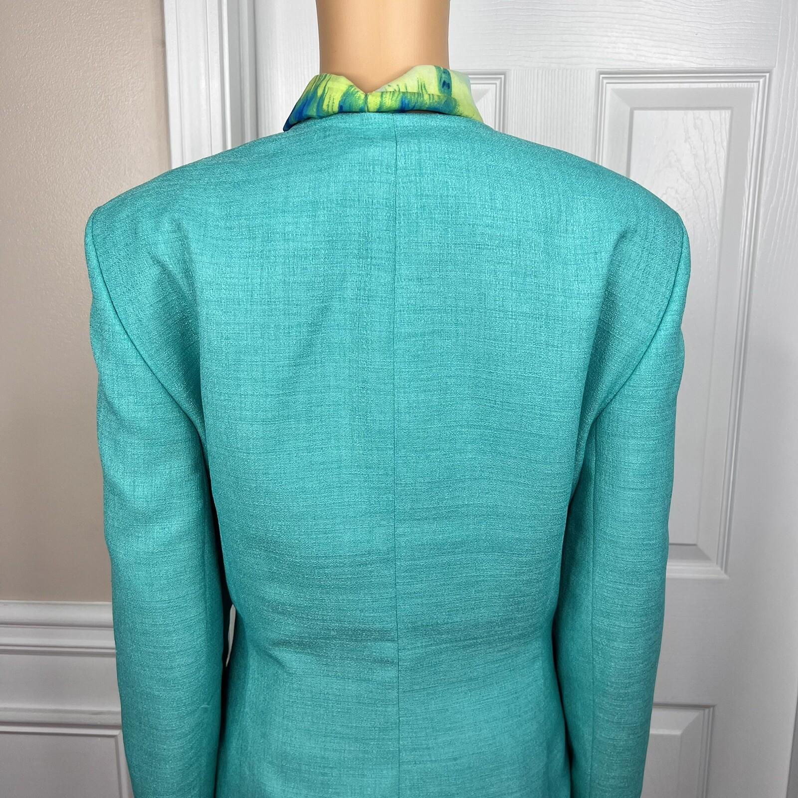 Liz Claiborne Women Polyester Skirt Suit Scarf Size 18 Green Collarless 3PC