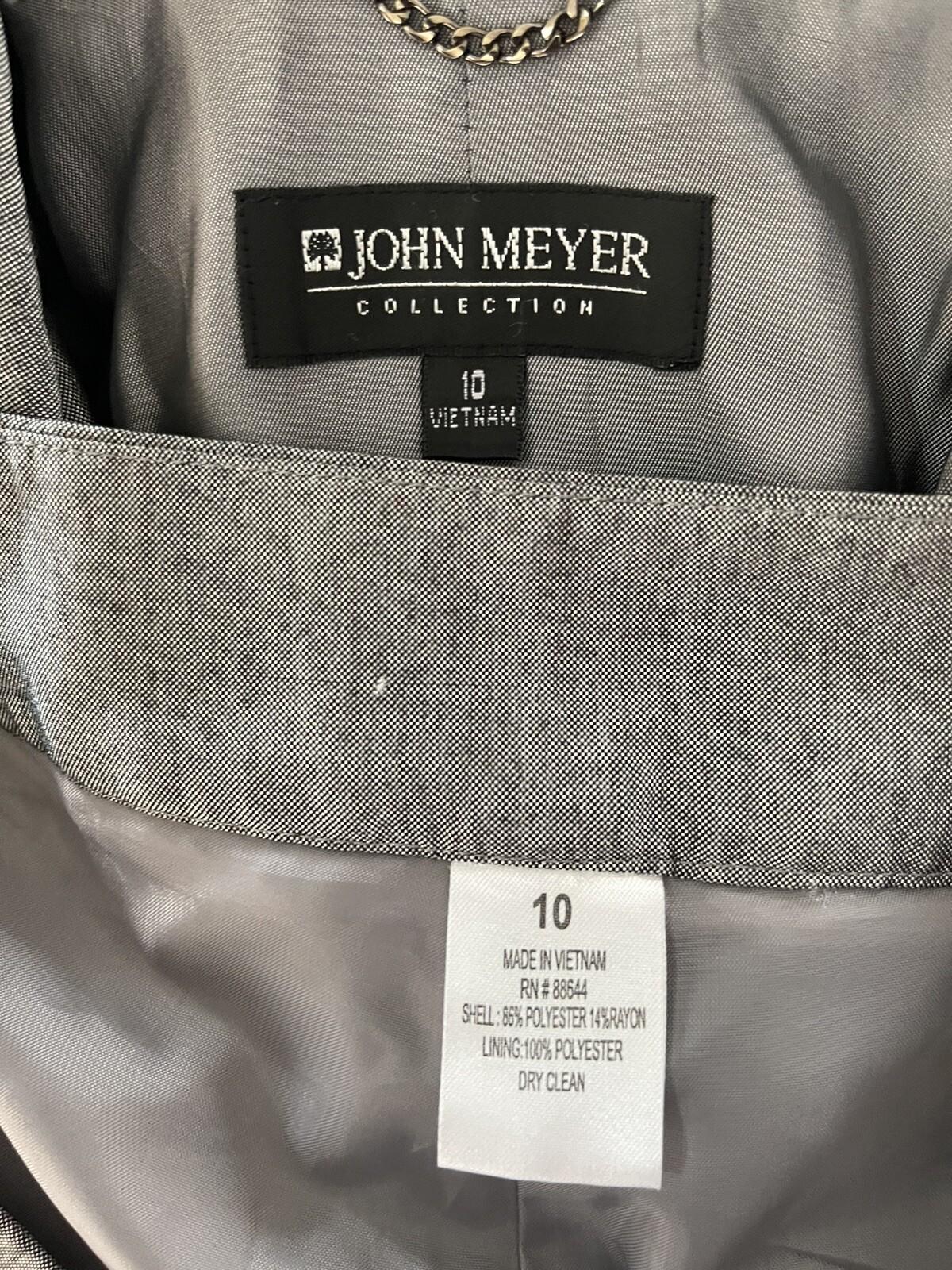 10-8060.jpg John Meyer Women Polyester Pant Suit Size 10 Silver Gray Lined Notch Collar 2PC