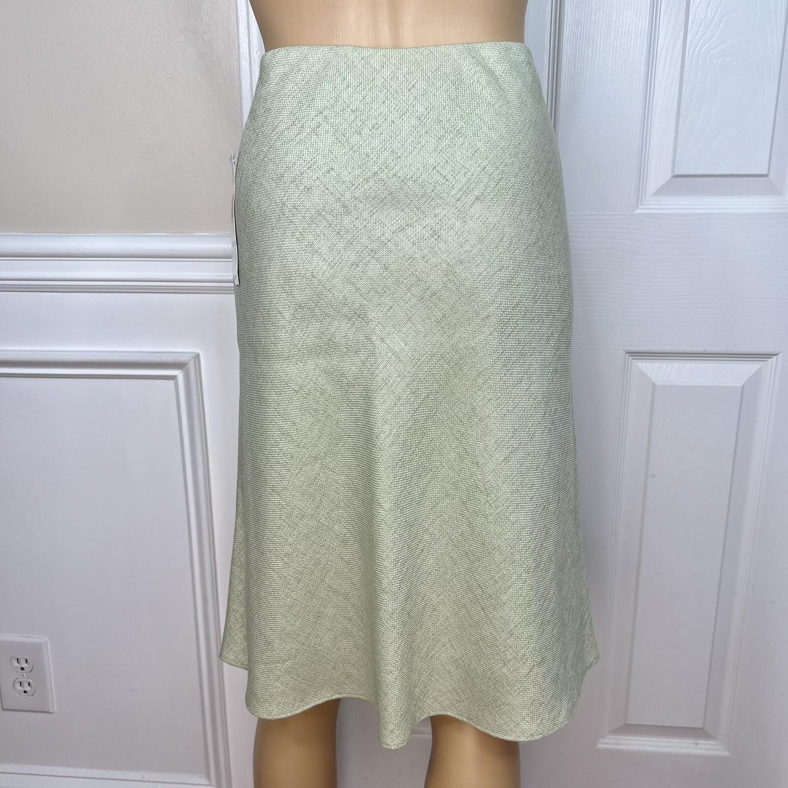 Jones New York Women Polyester Rayon Skirt Suit Size 6 Sage Lined Flared 2PC