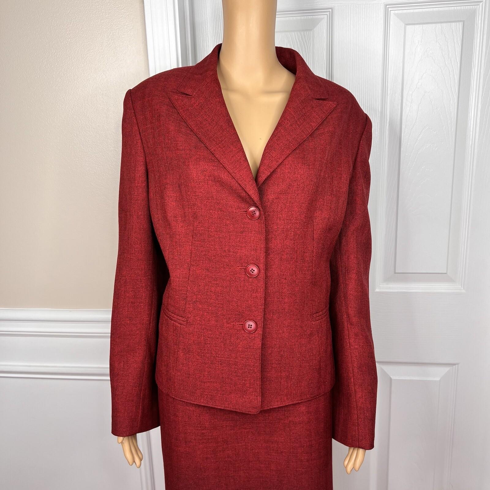 Suit Studio Women Polyester Skirt Suit Size 18 Red Lined Peak Collar 2PC