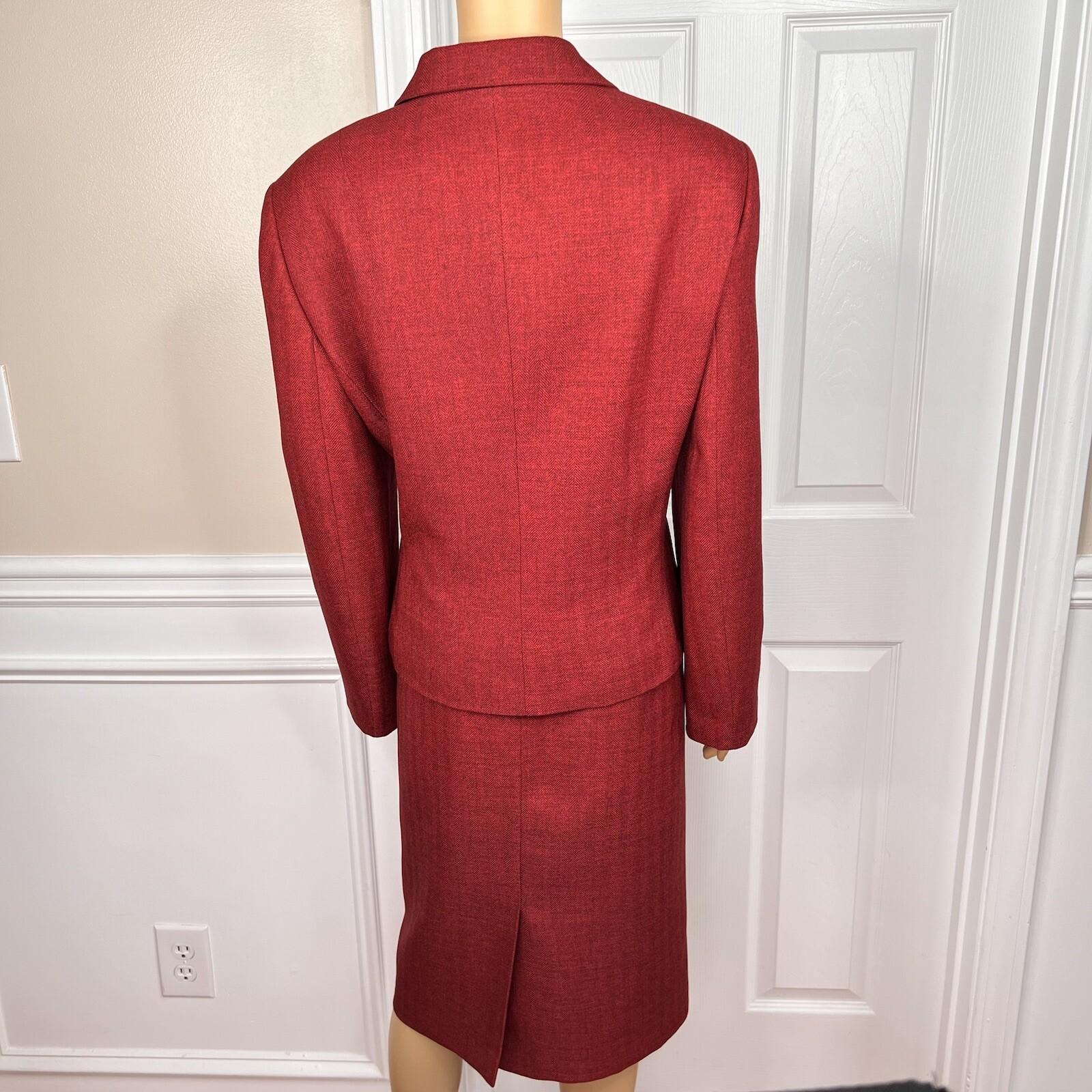 Suit Studio Women Polyester Skirt Suit Size 18 Red Lined Peak Collar 2PC