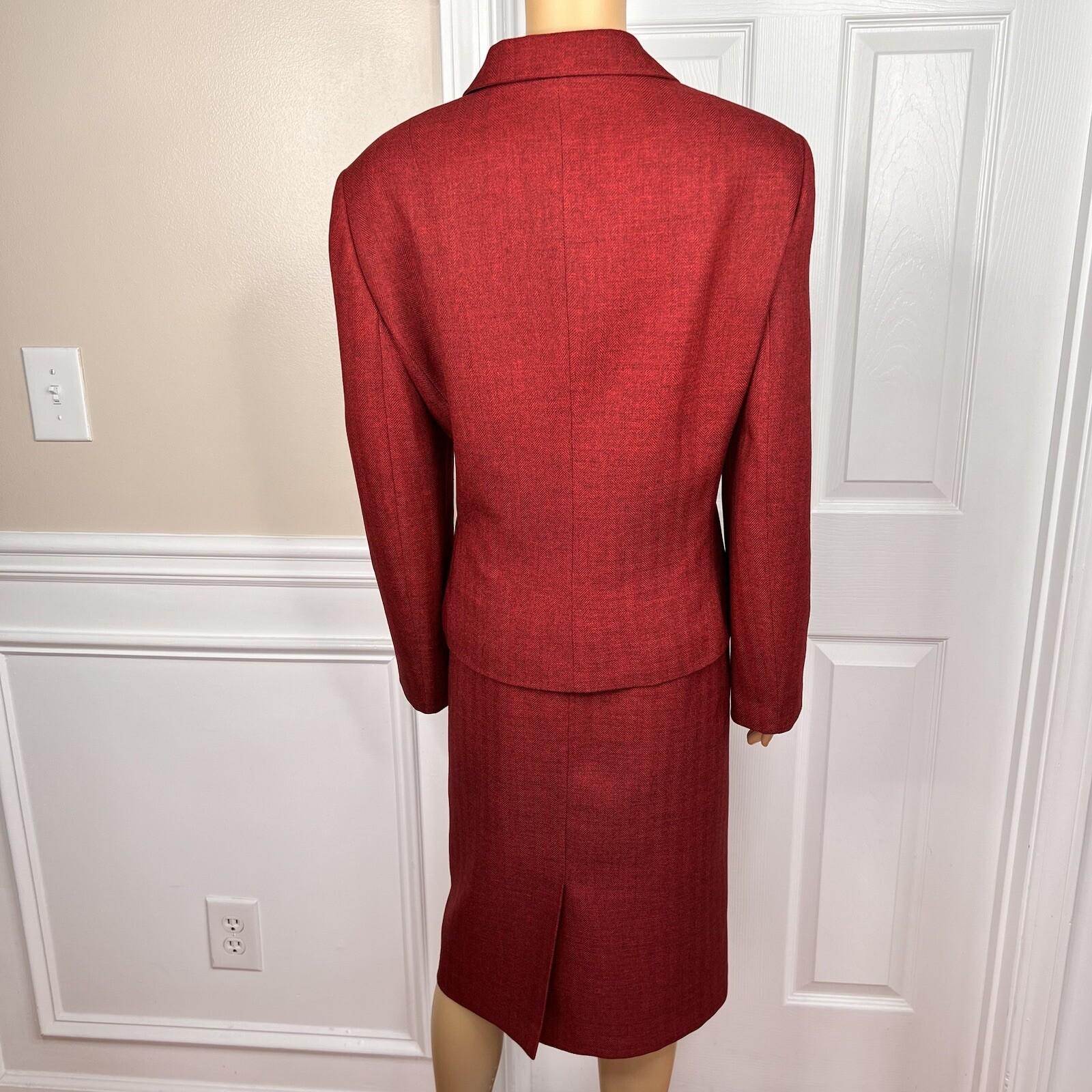 Suit Studio Women Polyester Skirt Suit Size 18 Red Lined Peak Collar 2PC