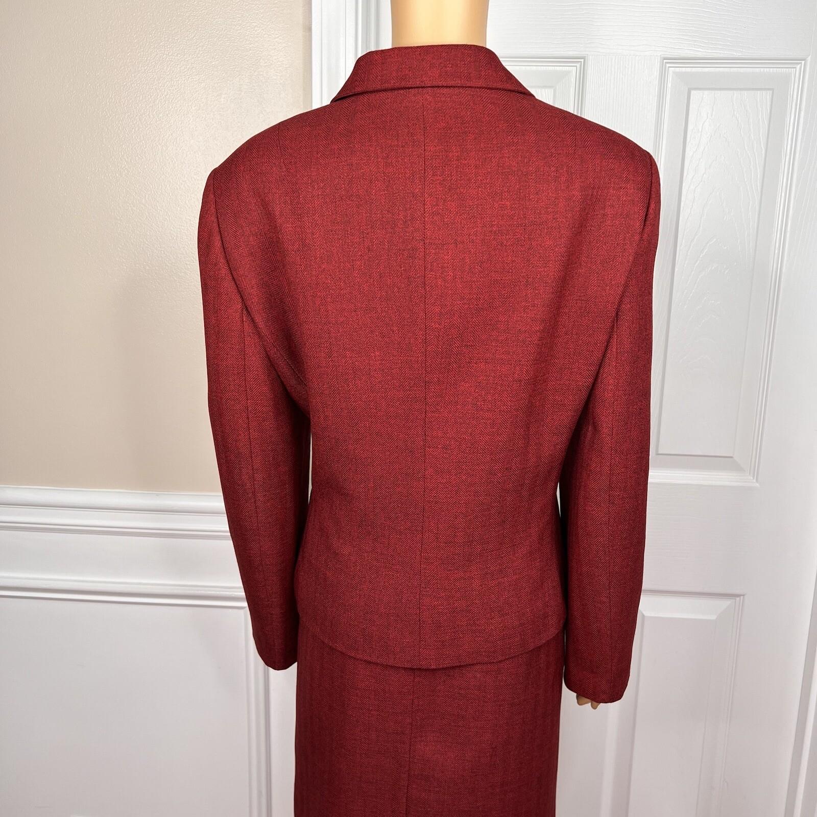 Suit Studio Women Polyester Skirt Suit Size 18 Red Lined Peak Collar 2PC