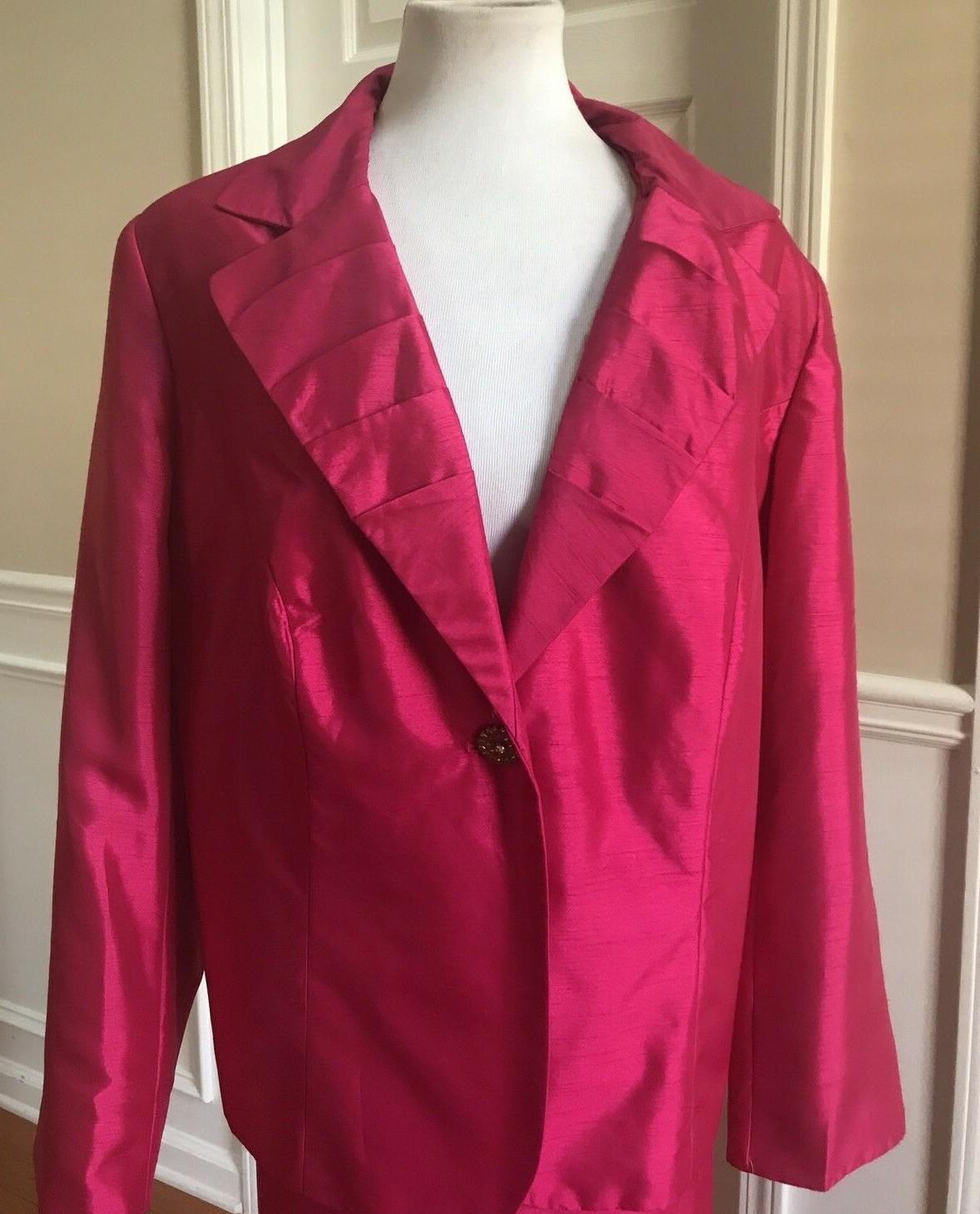 10-8512.jpg New LARRY LEVINE 2PC India Pink Fuchsia Polyester Skirt Suit Size 22W MSRP 0
