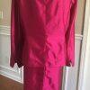 10-8514.jpg New LARRY LEVINE 2PC India Pink Fuchsia Polyester Skirt Suit Size 22W MSRP 0