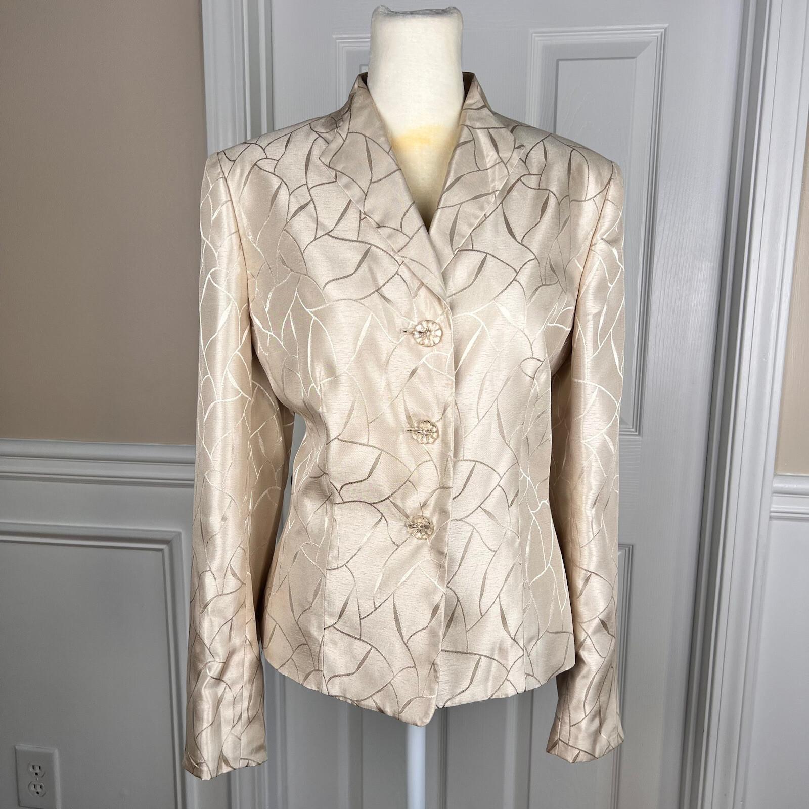 Le Suit Polyester Blazer Size 8 Beige Shiny Lined Stand Up Collar 1PC Geometric