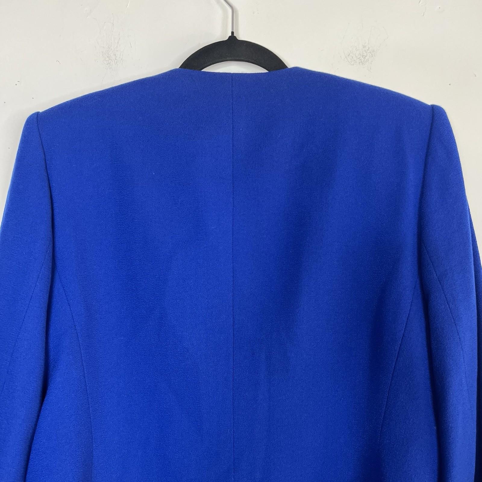 10-8703.jpg KASPER Vintage 2PC Wool Collarless Skirt Suit Size 12P Royal Blue Embroidered