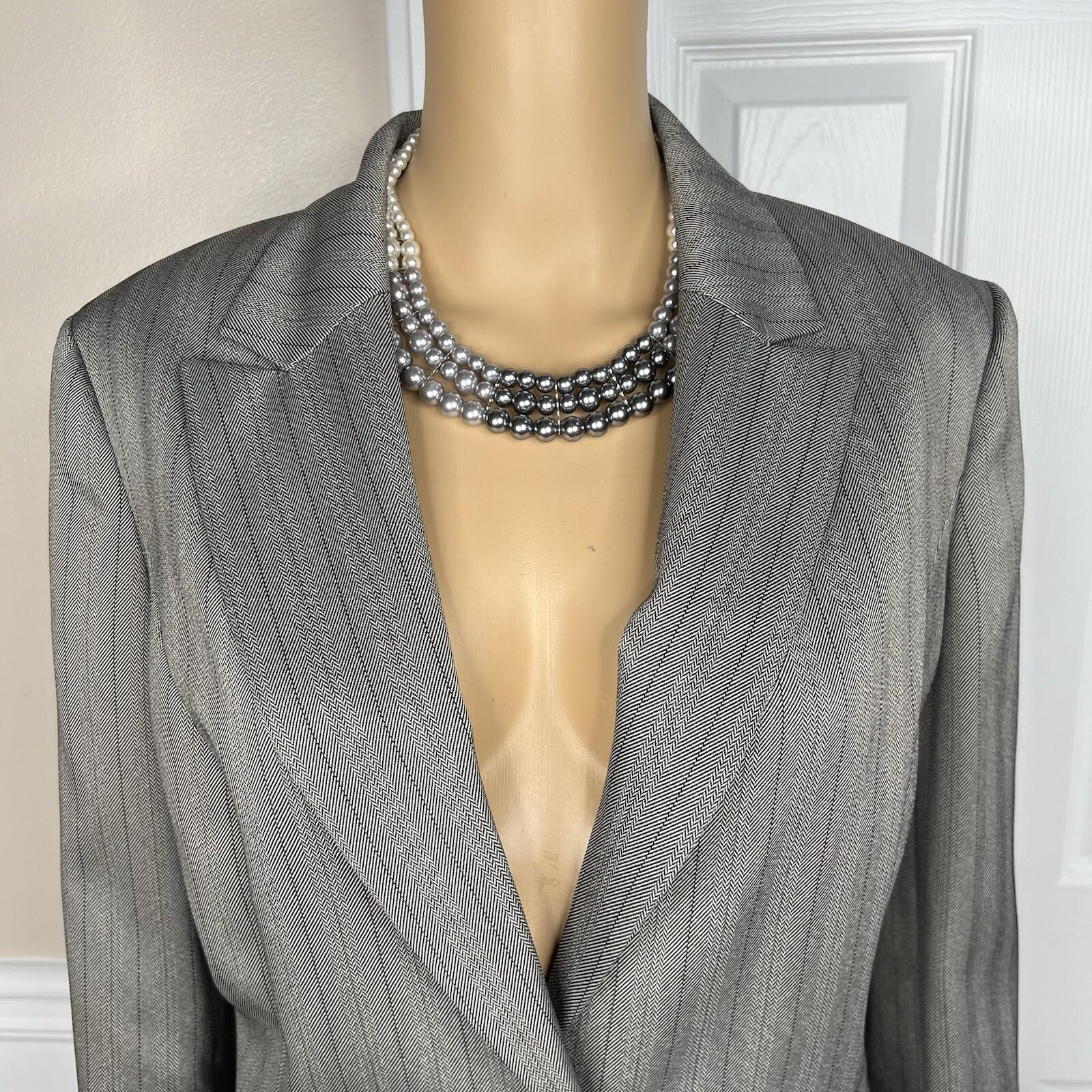 Le Suit Polyester Pant Suit Size 10 Sand Striped Peak Collar Business 2PC New