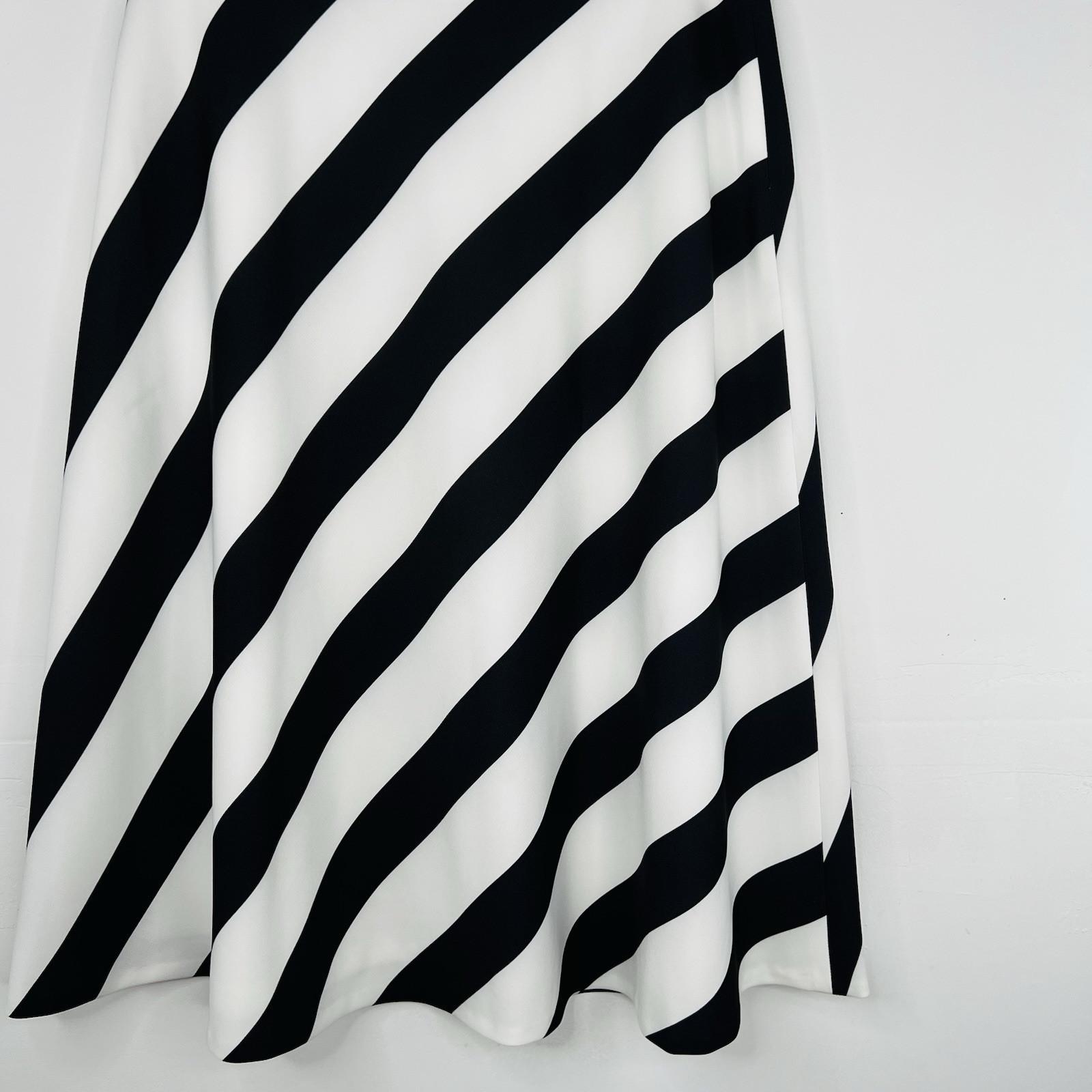 s-l1600-214.jpg Anne Klein Striped Crepe Flare Skirt Size 8 Black White Midi Feminine Elegant