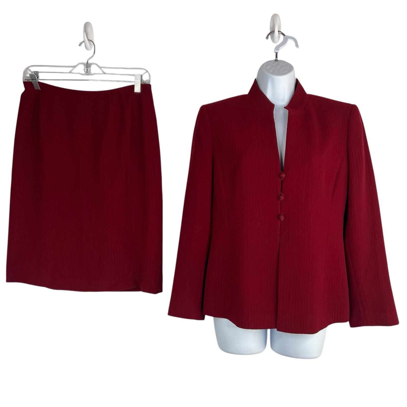 Kasper Women Polyester Skirt Suit Size 8P Red Lined Stand Up Collar 2PC Business