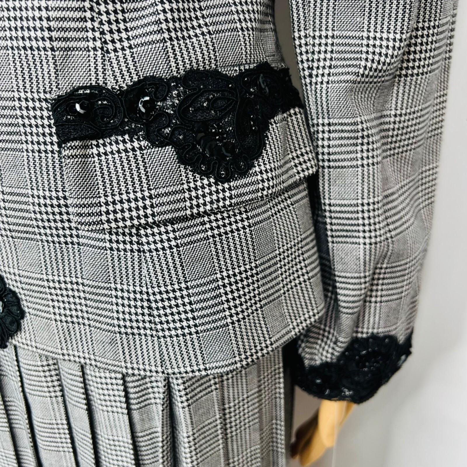 Oscar De La Renta Studio Vintage Skirt Suit 10 Zip Up Embroidered White Gray