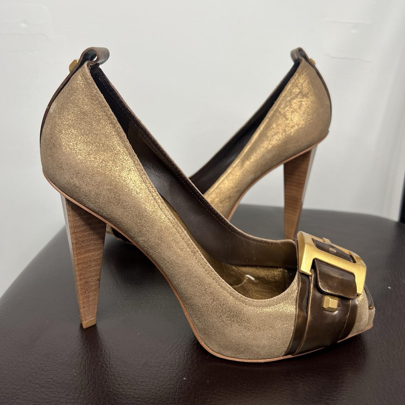 BCBGMAXZRIA Leather Shoes 9B Metallic Gold Peep Toe Buckle Pumps Wooden Heel