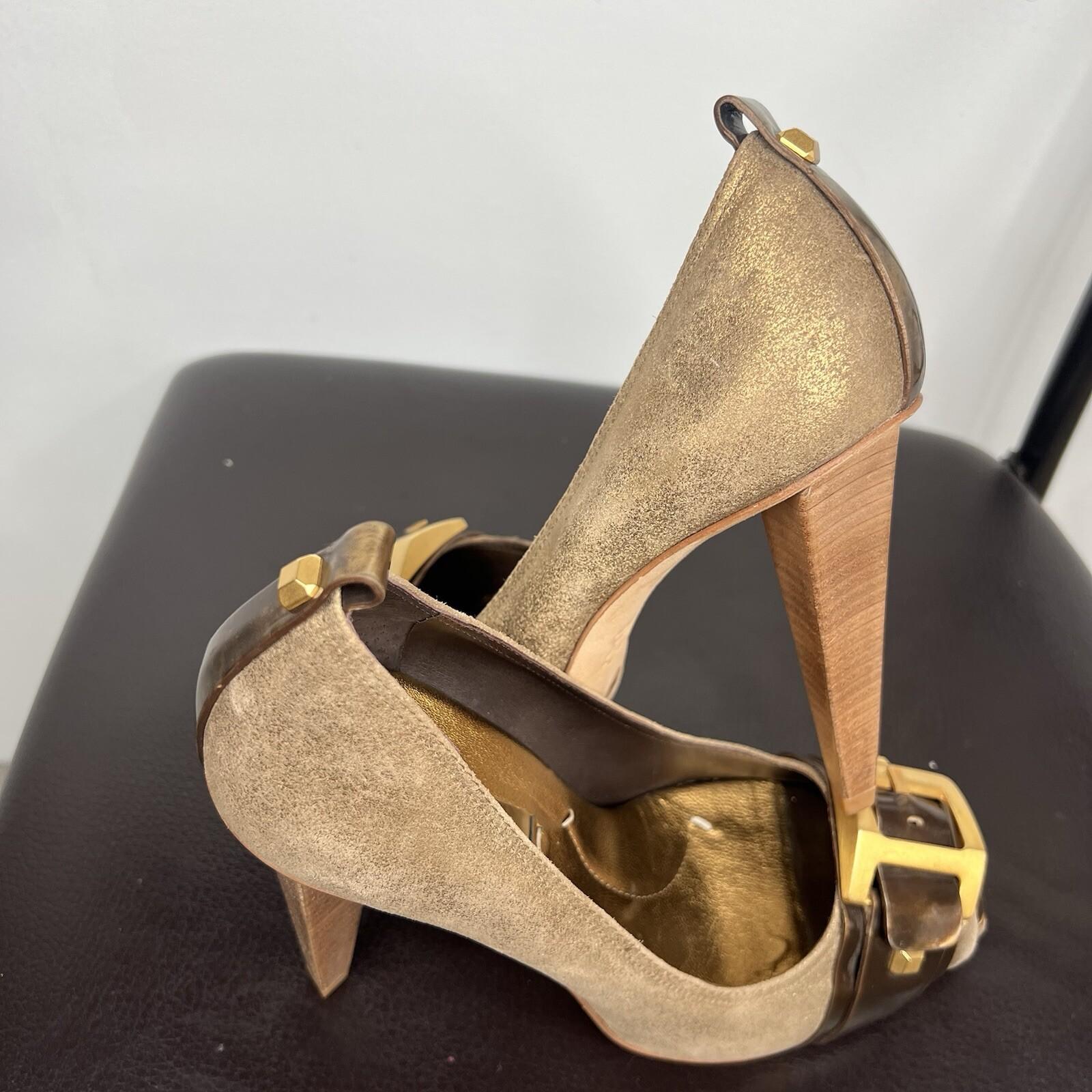 BCBGMAXZRIA Leather Shoes 9B Metallic Gold Peep Toe Buckle Pumps Wooden Heel