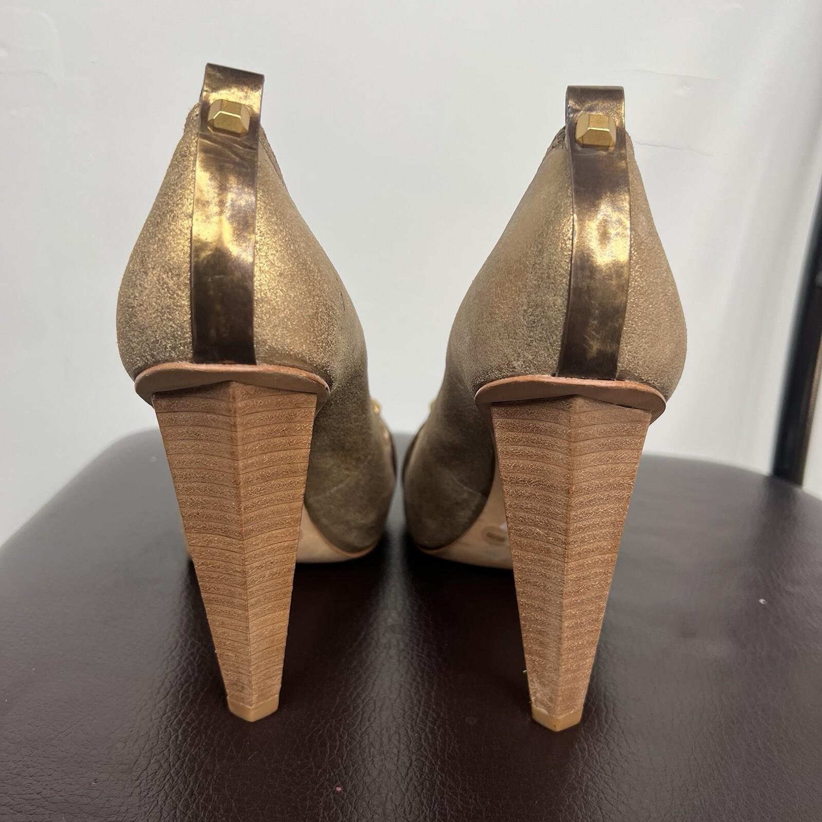 BCBGMAXZRIA Leather Shoes 9B Metallic Gold Peep Toe Buckle Pumps Wooden Heel