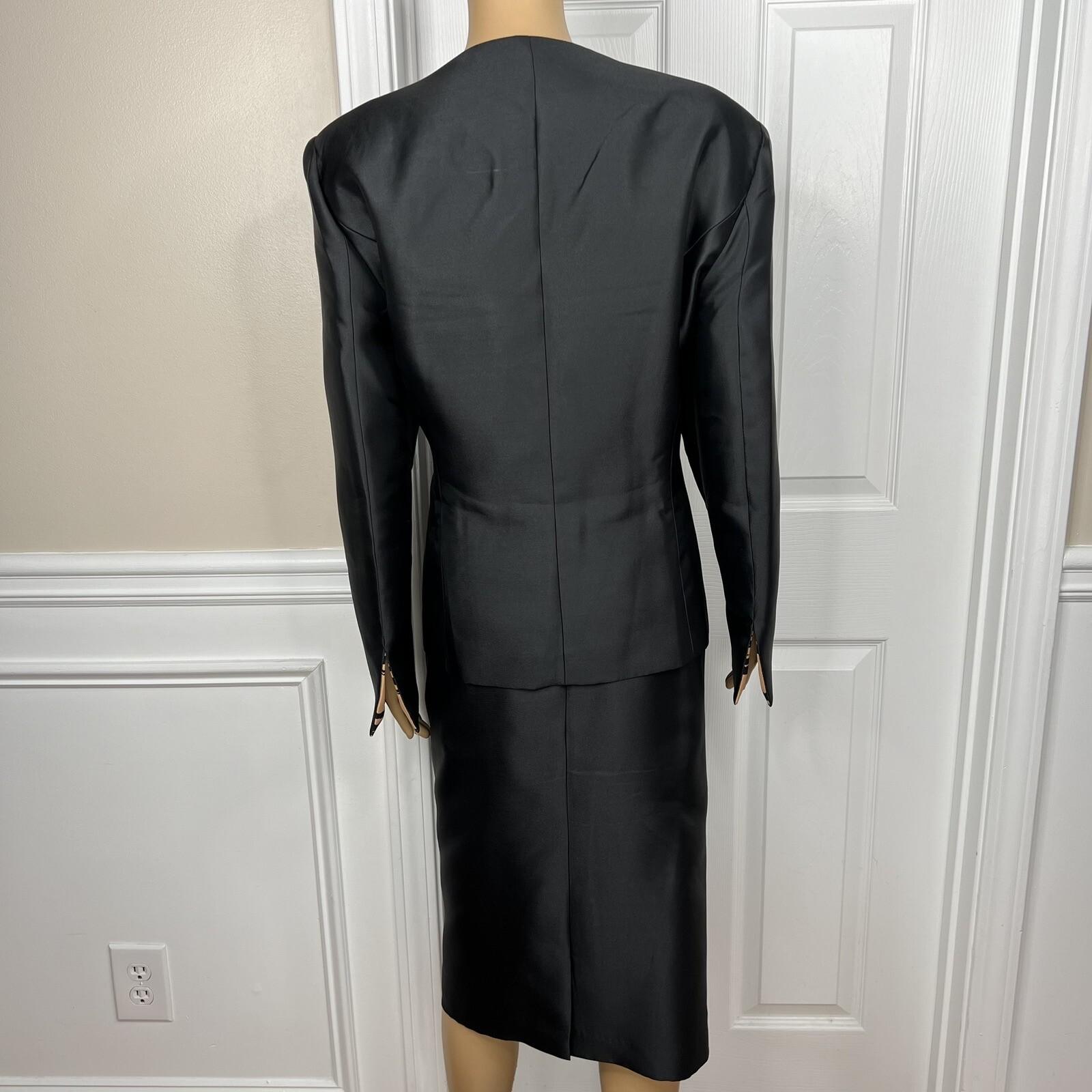 10-1510.jpg TERRAMINA Polyester Skirt Suit Size 16 Black Tan Lined Collarless Cocktail 2PC