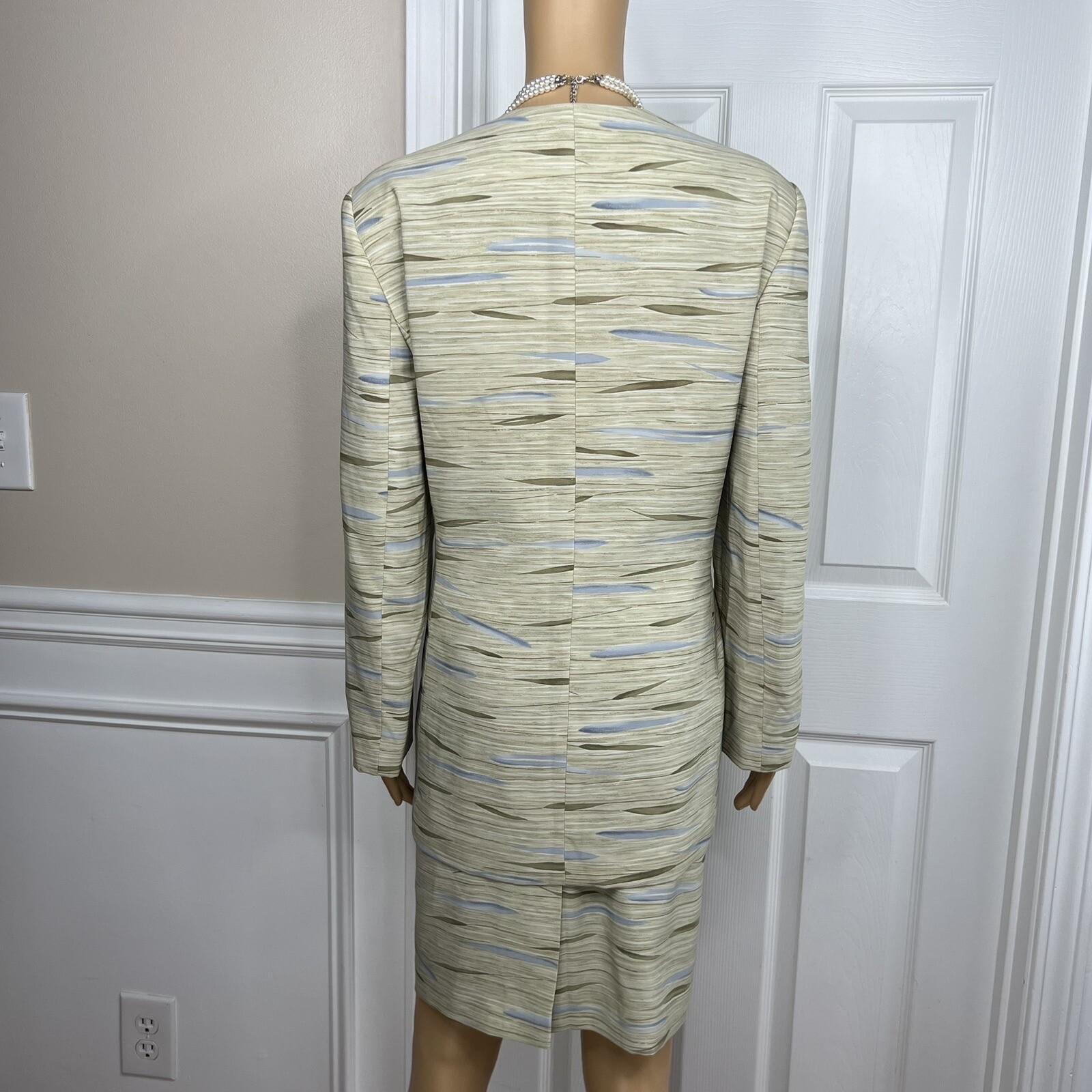 Le Suit Women Polyester Skirt Suit Size 16P Beige Multi 2 Piece Collarless