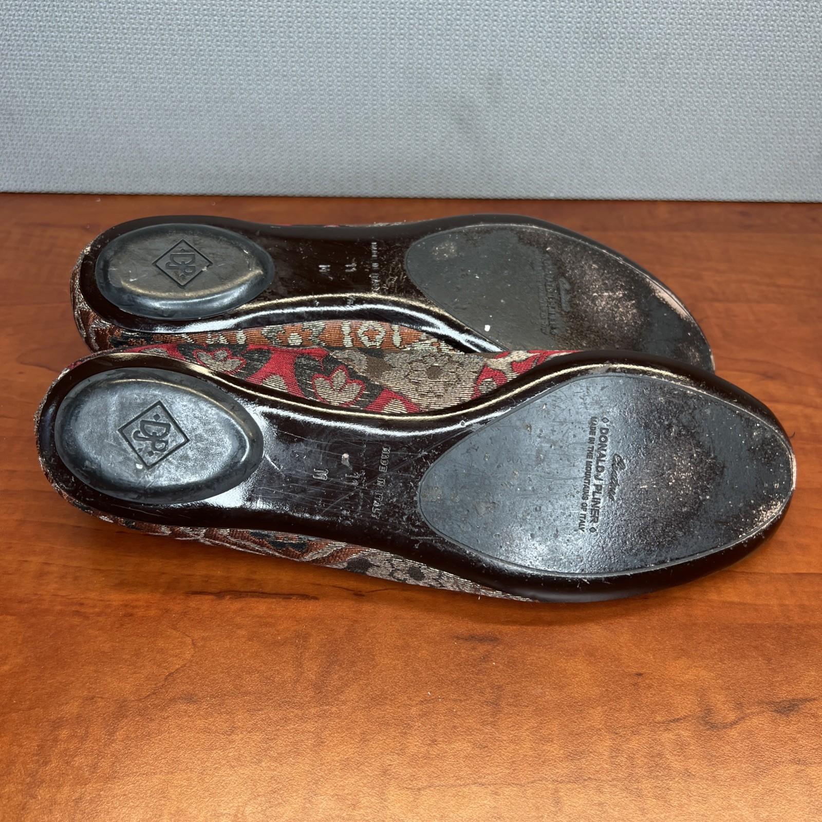 10-1587.jpg Donald J Pliner Couture Womens 11 M Holli Ballet Flat Tapestry Metallic Floral