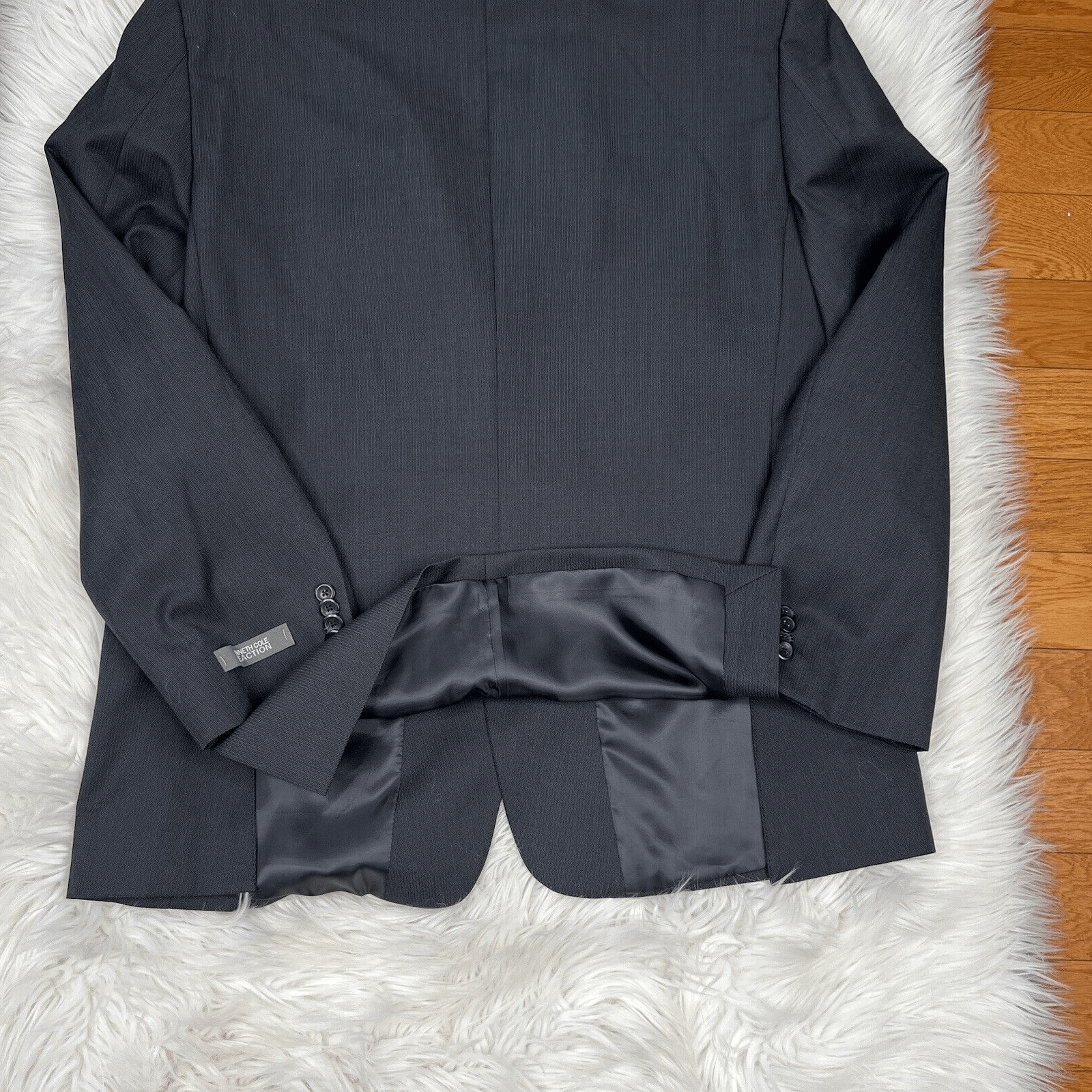 10-16.png Kenneth Cole Reaction Wool Polyester Suit 44R Pant 38 Gray The Slim Collection