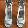 STUART WEITZMANN Women’s Elegant Cocktail Party Silver Beaded Shoes Size 8 M