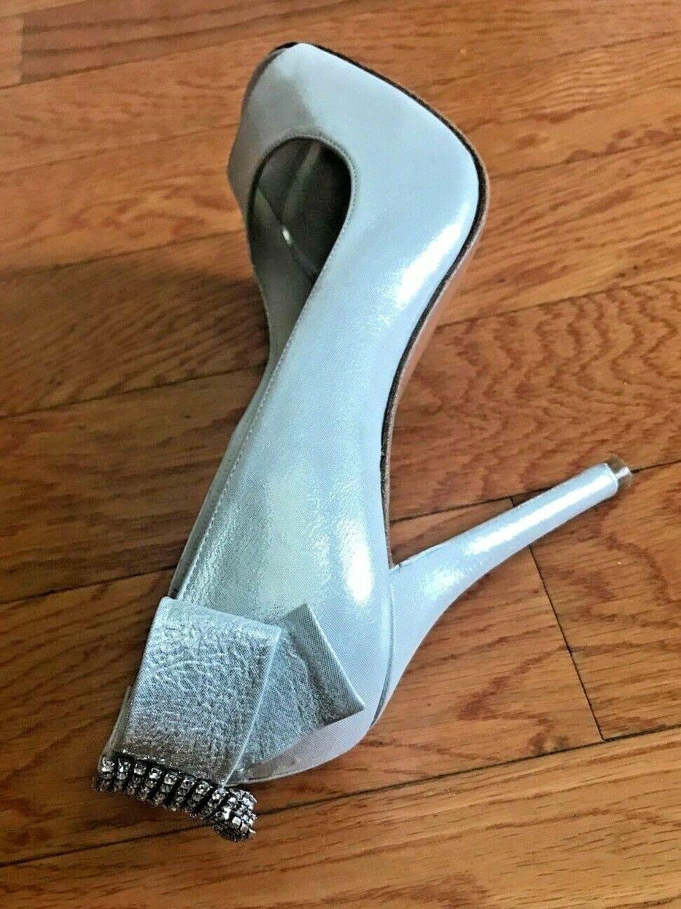 STUART WEITZMANN Women’s Elegant Cocktail Party Silver Beaded Shoes Size 8 M