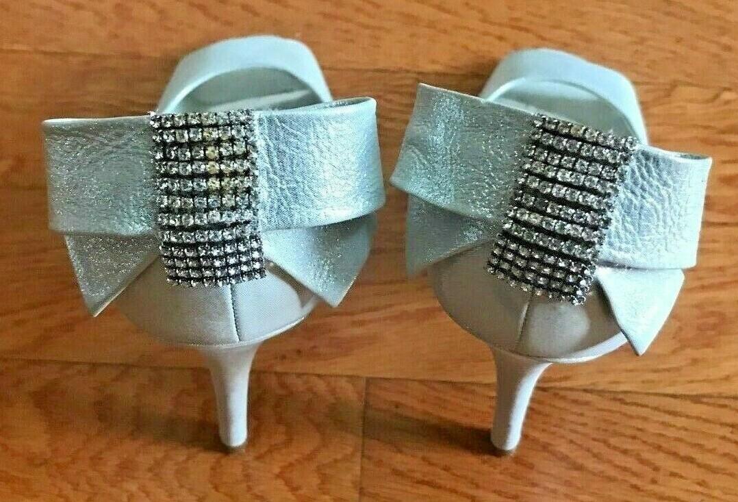 STUART WEITZMANN Women’s Elegant Cocktail Party Silver Beaded Shoes Size 8 M