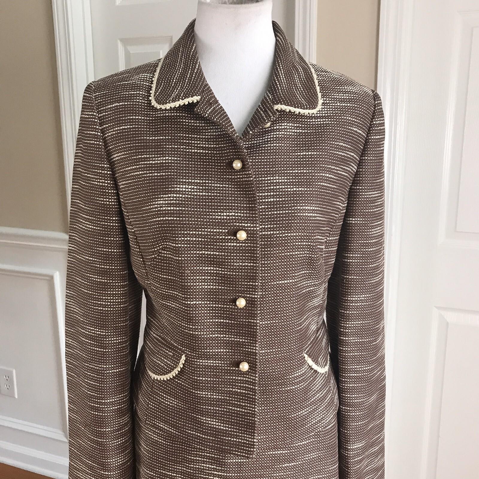 10-1719.jpg Liz Claiborne Women 2PC Brown Ivory Fit and Flare Skirt Suit Size 12