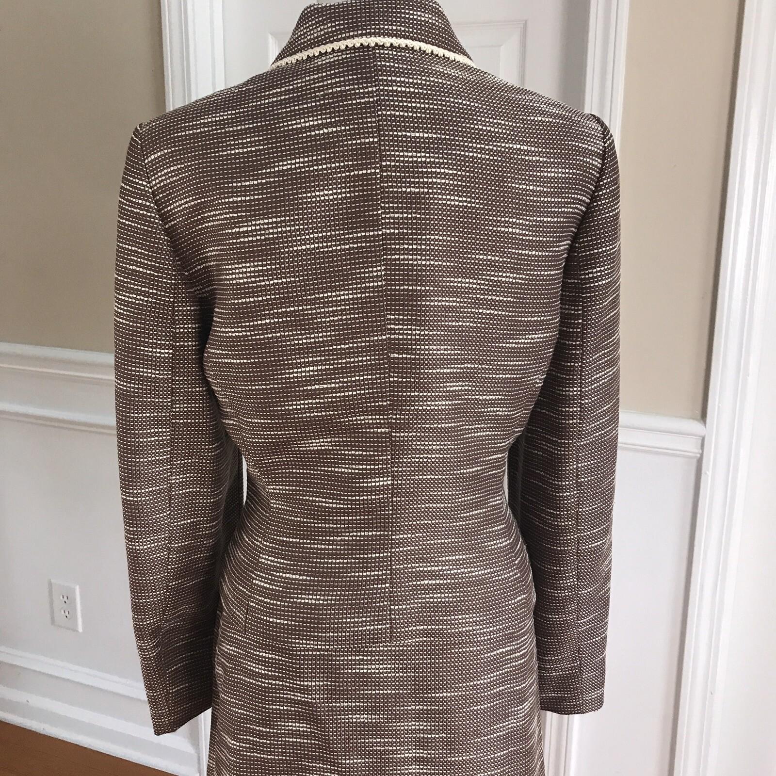 10-1722.jpg Liz Claiborne Women 2PC Brown Ivory Fit and Flare Skirt Suit Size 12
