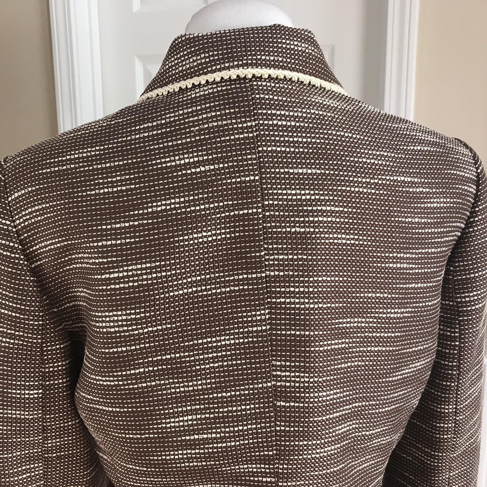 10-1723.jpg Liz Claiborne Women 2PC Brown Ivory Fit and Flare Skirt Suit Size 12