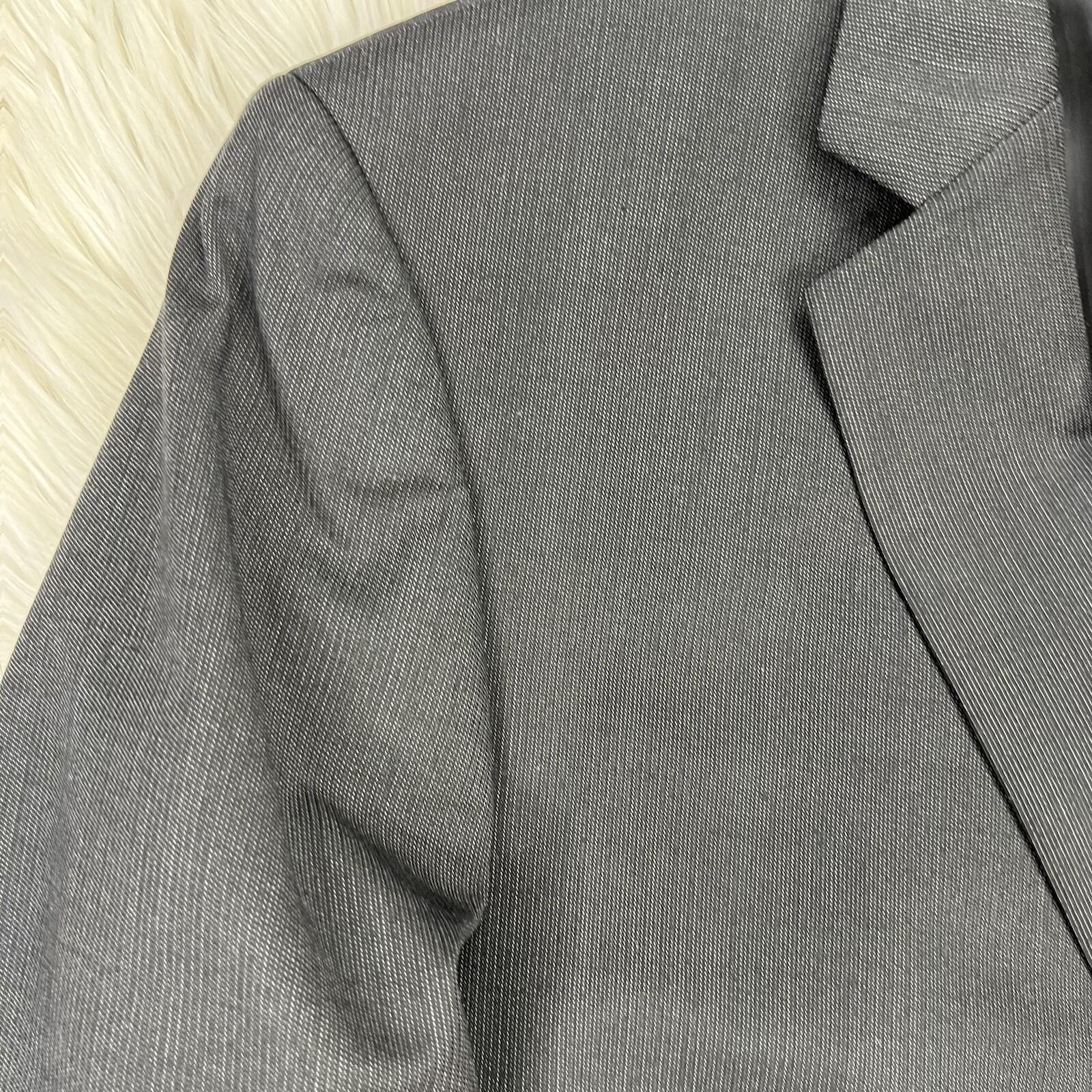 10-1777.jpg Kenneth Cole Reaction Wool Polyester Suit 44R Pant 38 Gray The Slim Collection