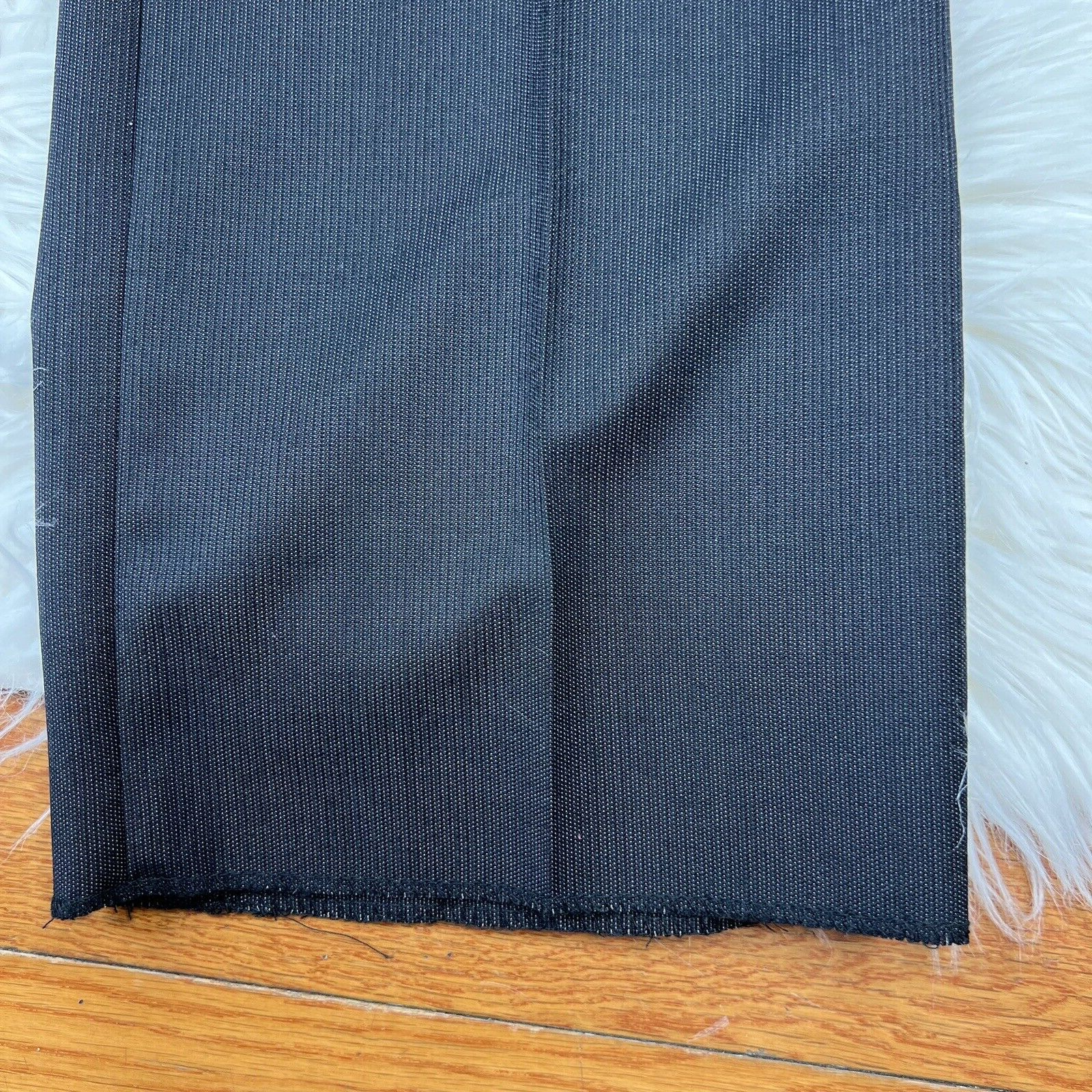 10-19.png Kenneth Cole Reaction Wool Polyester Suit 44R Pant 38 Gray The Slim Collection