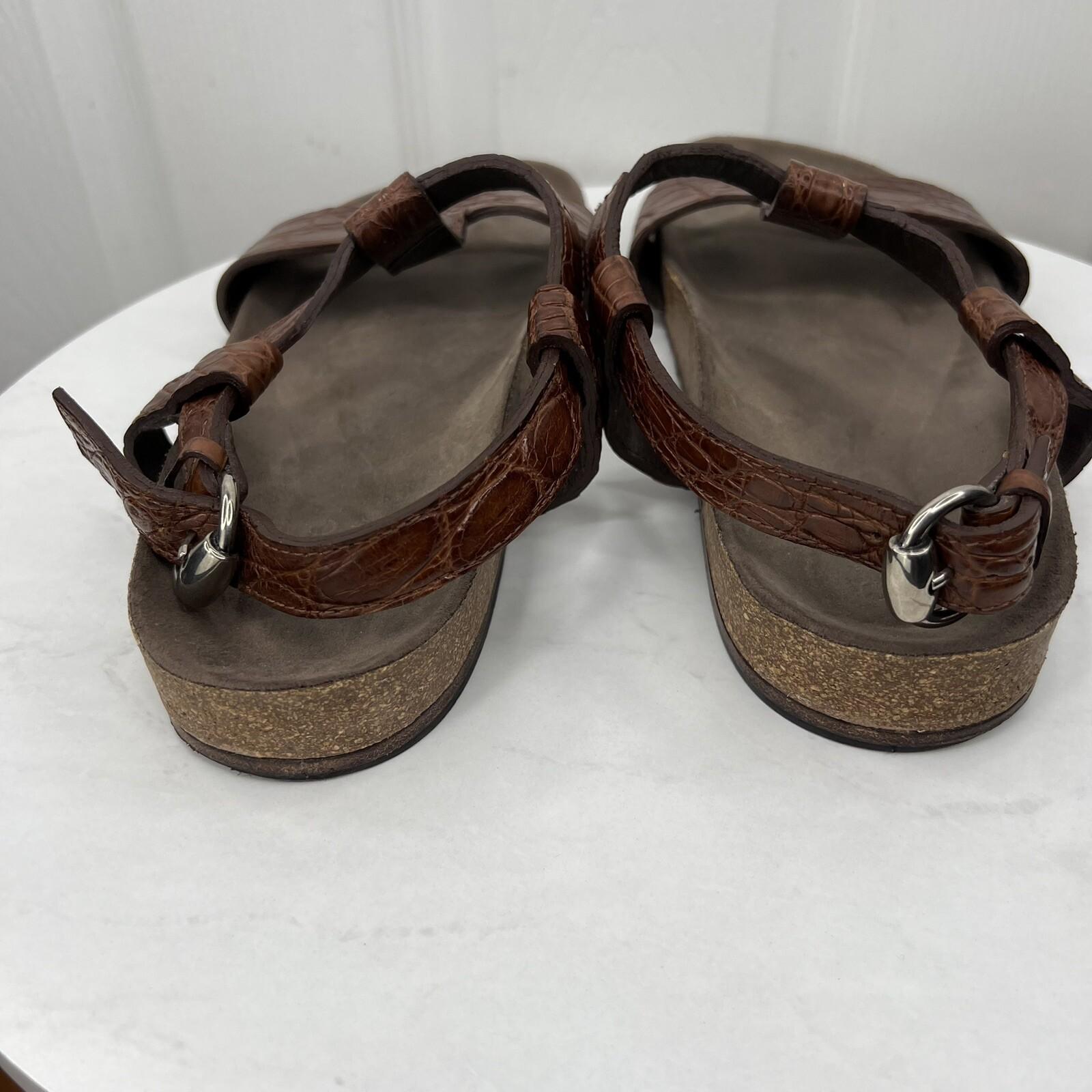 10-1971.jpg Gucci Vtg Leather Flat Sandals Shoes 9 Brown Horsebit T-Strap Buckle Open Toe