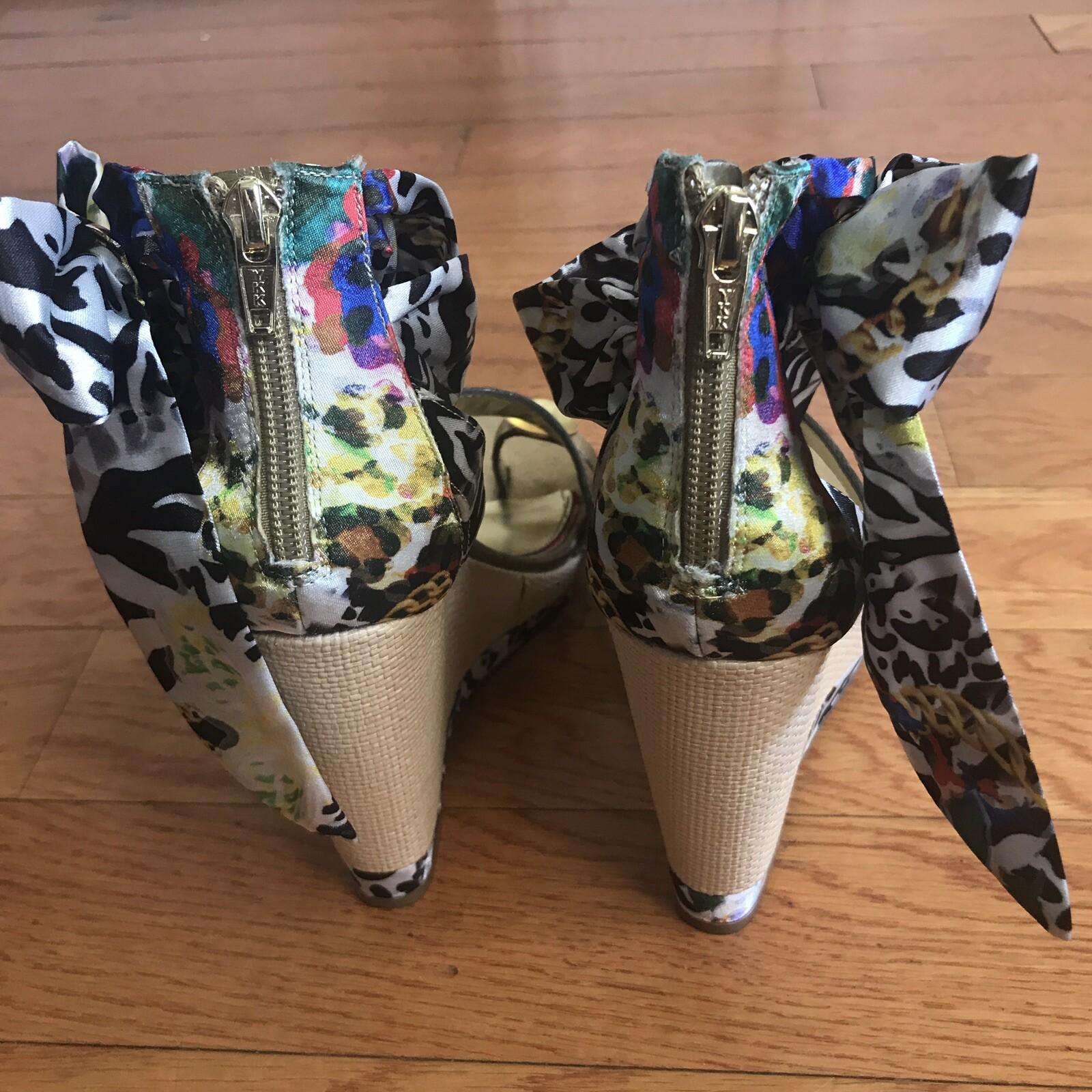10-204.jpg CARLOS FALCHI Women Leopard Floral Pattern Platform Wedge Sandals Size 7 M